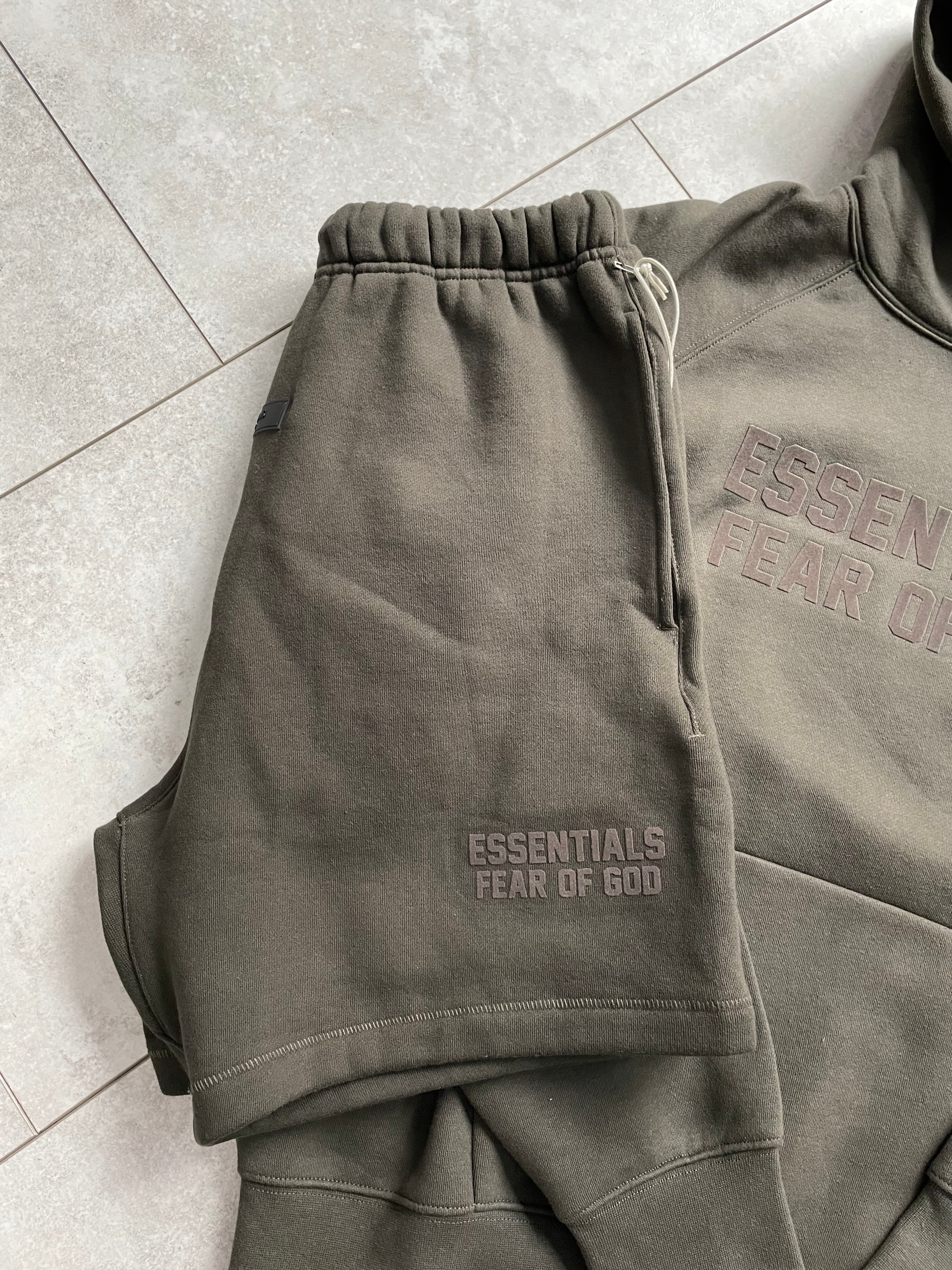 Fear of God Essentials Shorts Off Black (FW22)