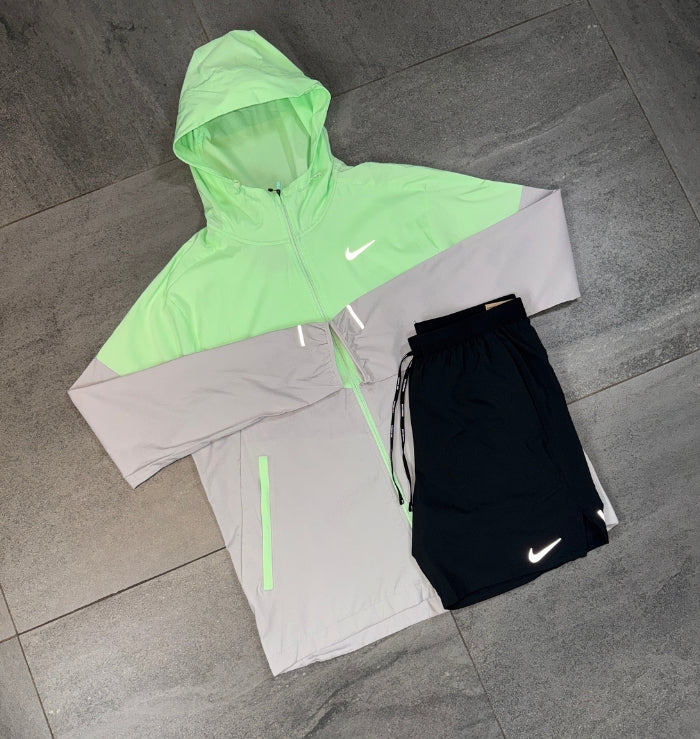 Nike Windrunner & Flex Shorts Set 'Vapour Green/Black'
