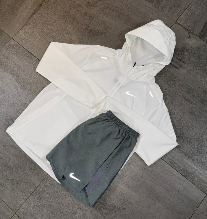 Nike Windrunner & Challenger Shorts Set 'White/Grey'