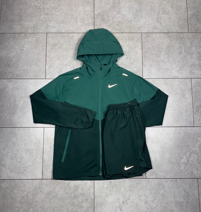 Nike Vintage Green Windrunner Jacket & Vintage Green Short Set