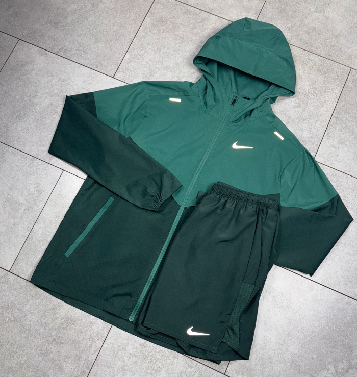 Nike Vintage Green Windrunner Jacket & Vintage Green Short Set
