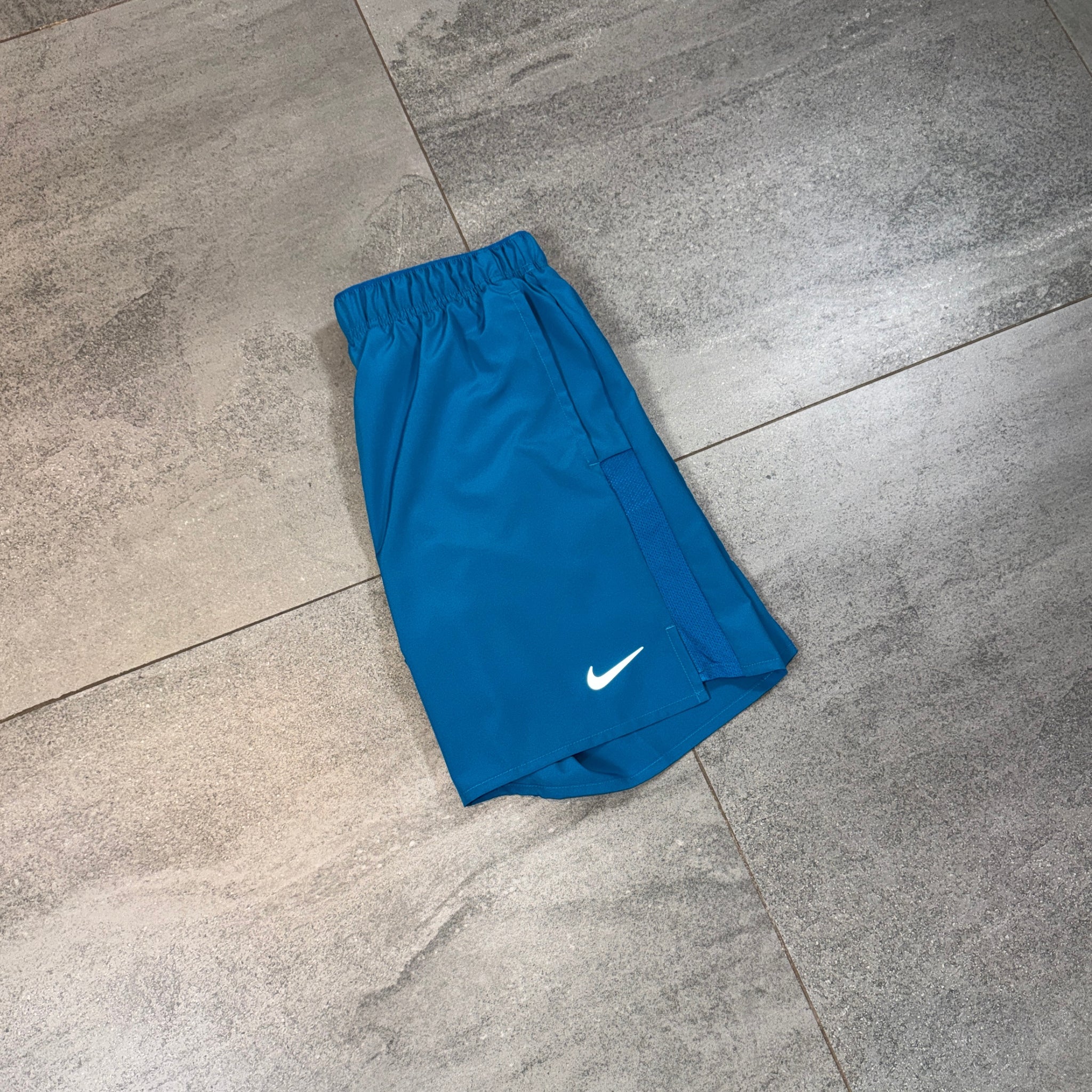 Nike Challenger Shorts 'Green Abyss'