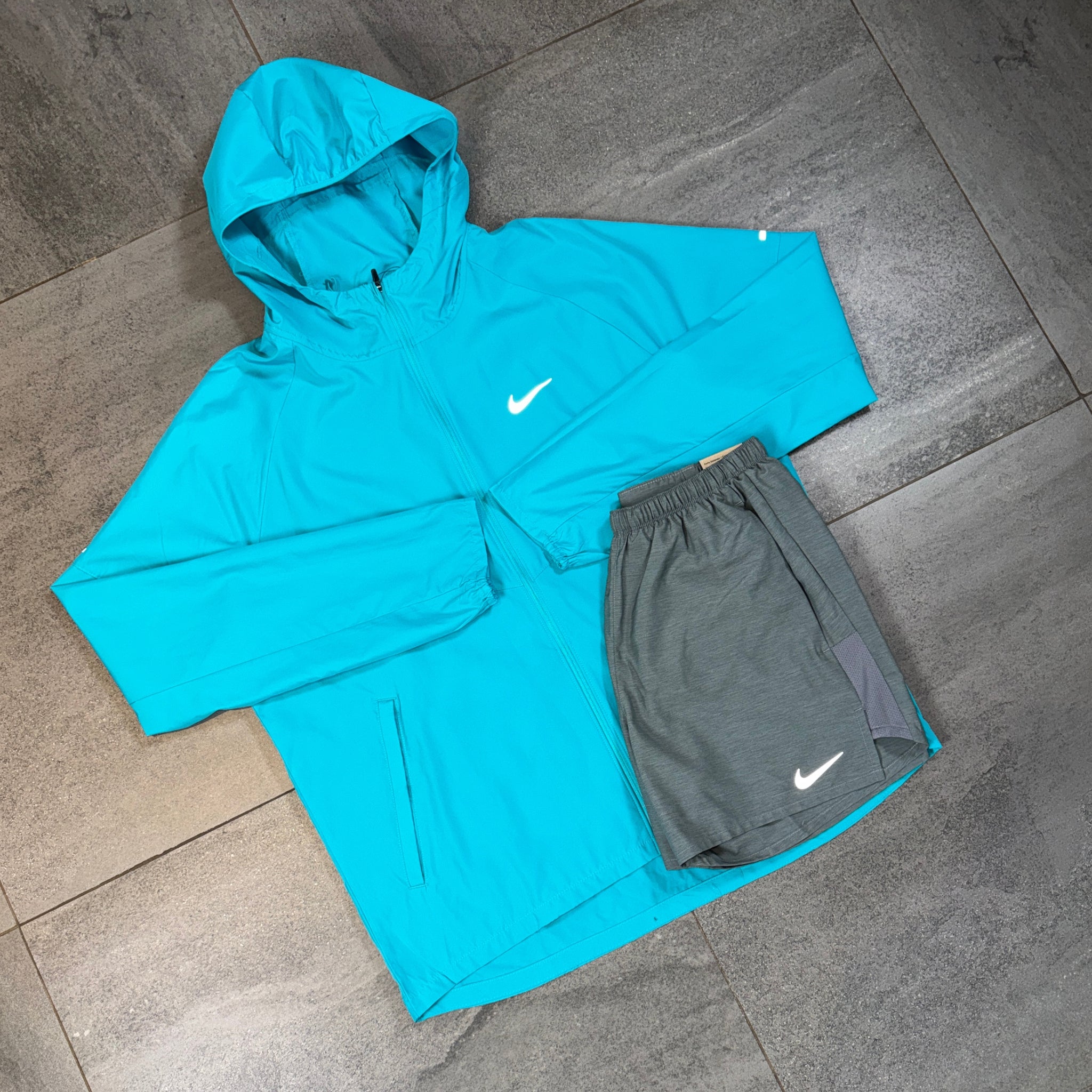 Nike Windrunner & Challenger Shorts Set 'Dusty Cactus/Grey'
