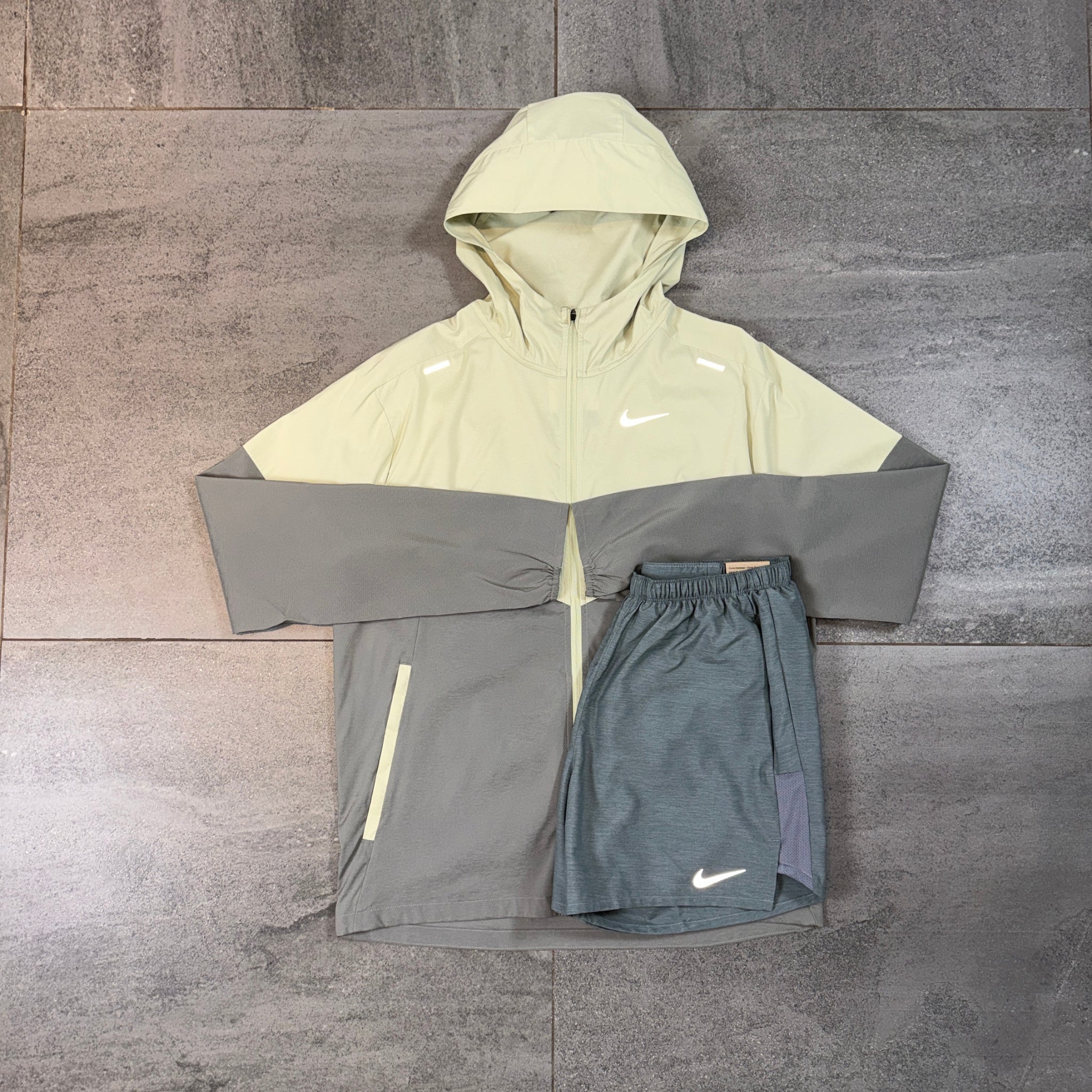 Nike Windrunner & Challenger Shorts Set 'Olive Aura/Grey'