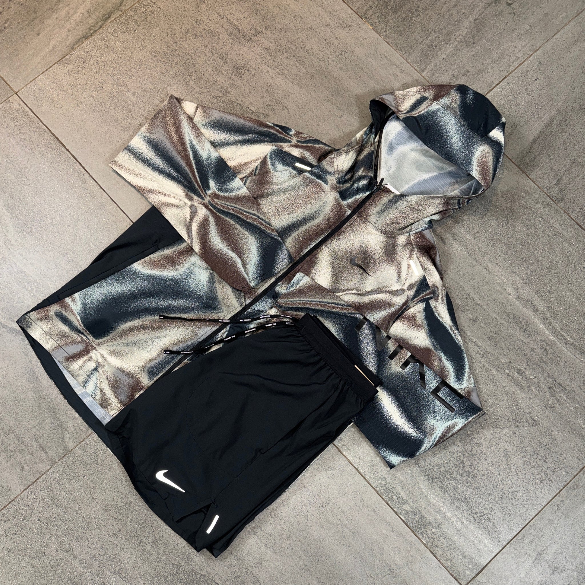 Nike Windrunner & Flex Shorts Set 'Metallic/Black'