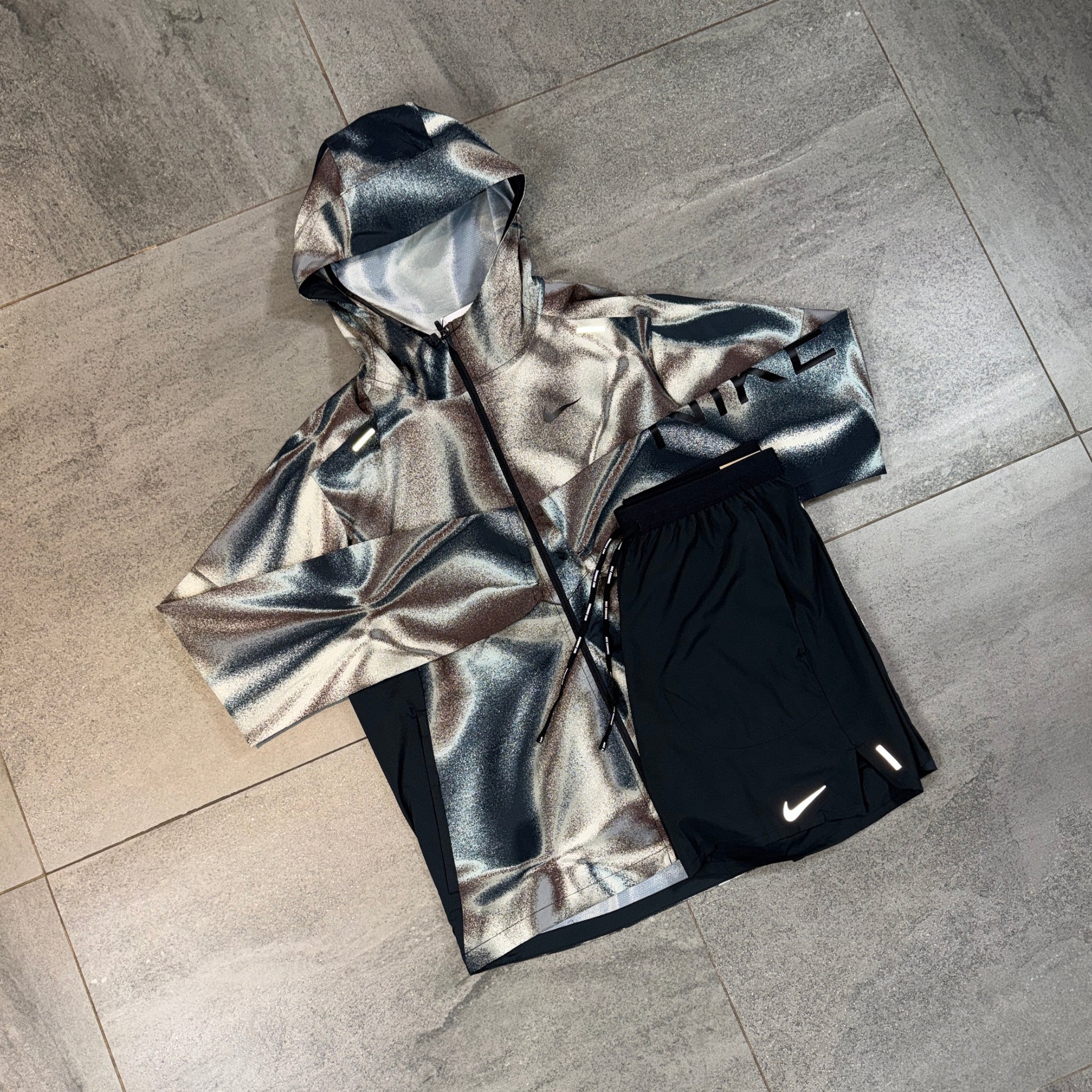 Nike Windrunner & Flex Shorts Set 'Metallic/Black'