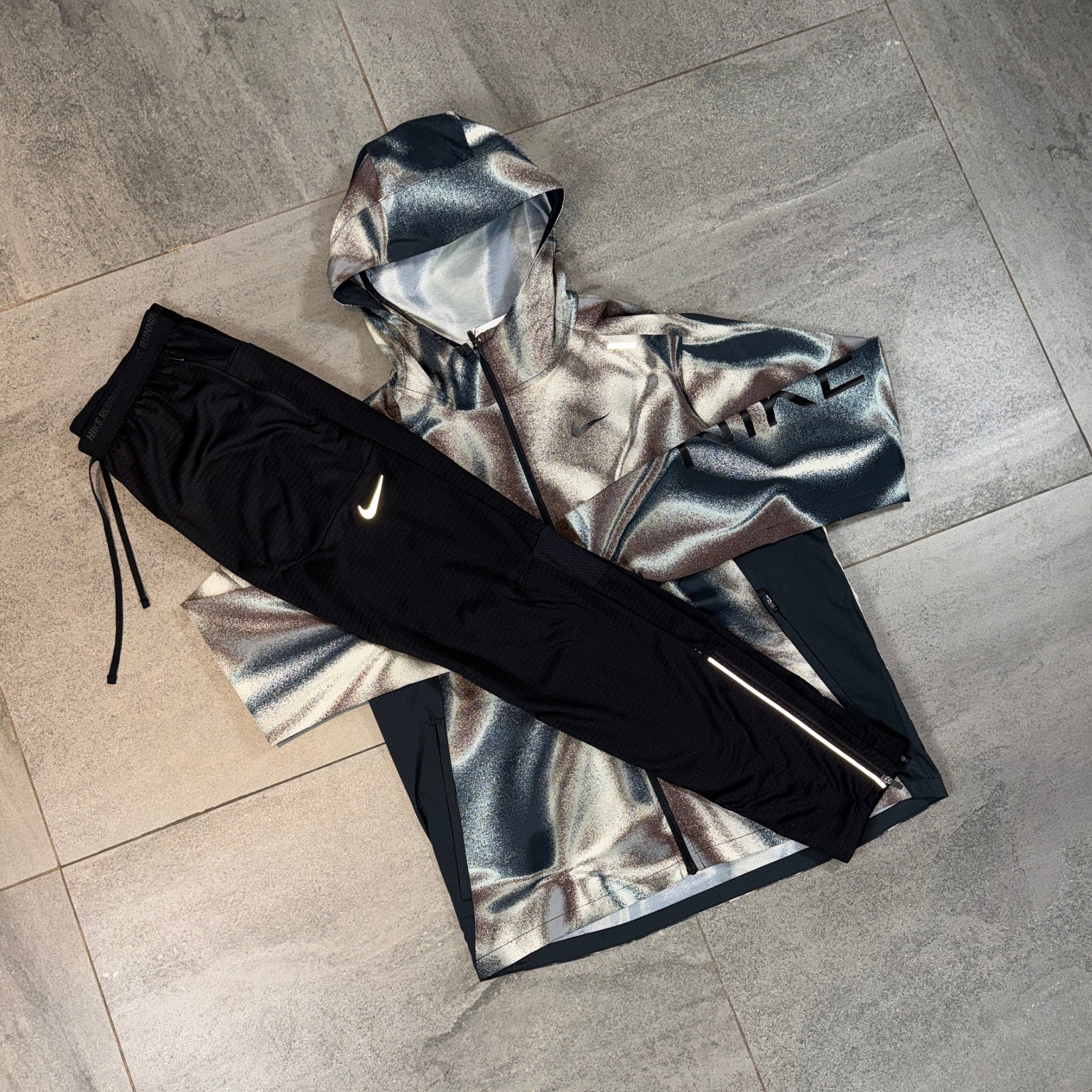 Nike Windrunner & Phenom Pants Set 'Metallic/Black'