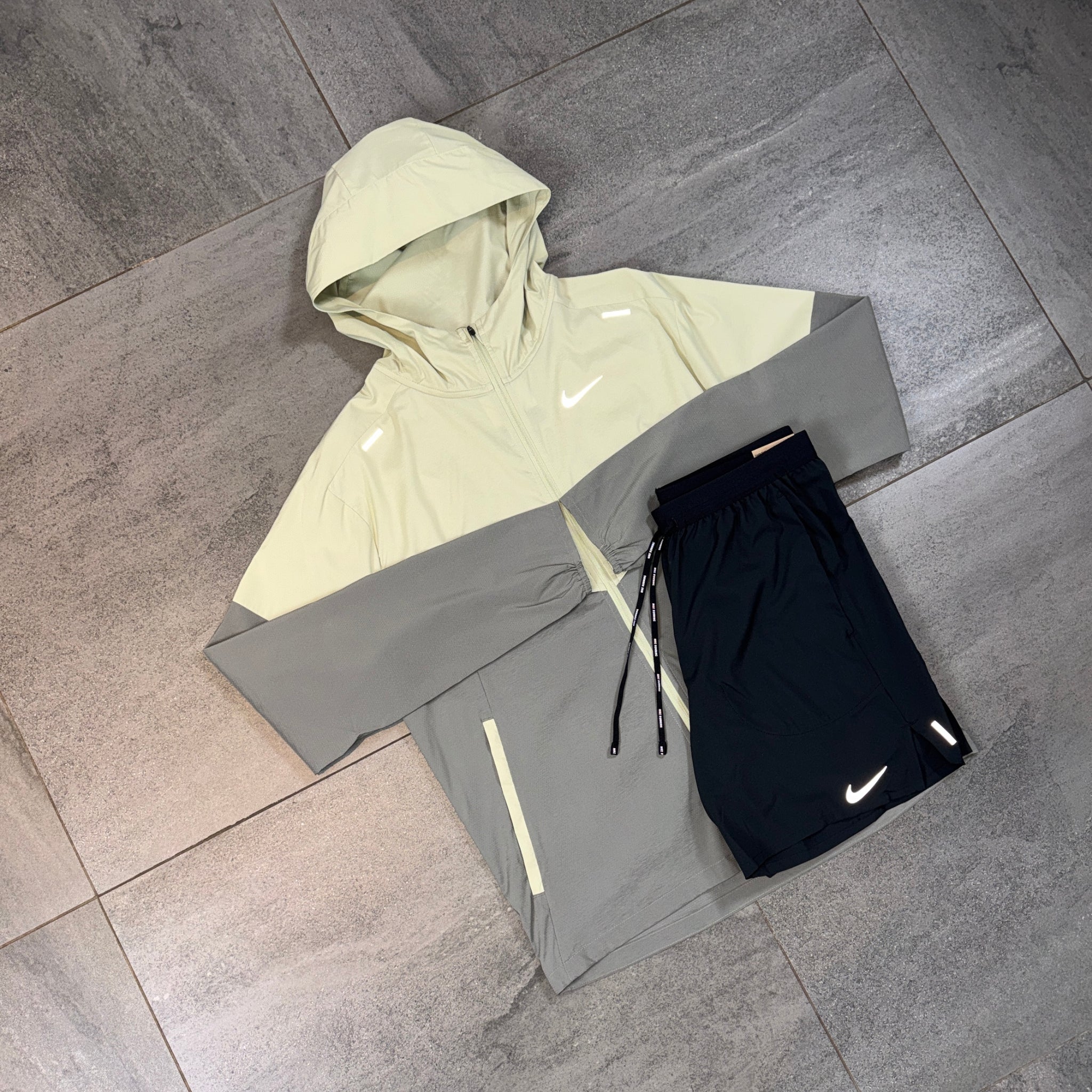 Nike Windrunner & Flex Shorts Set 'Olive Aura/Black'