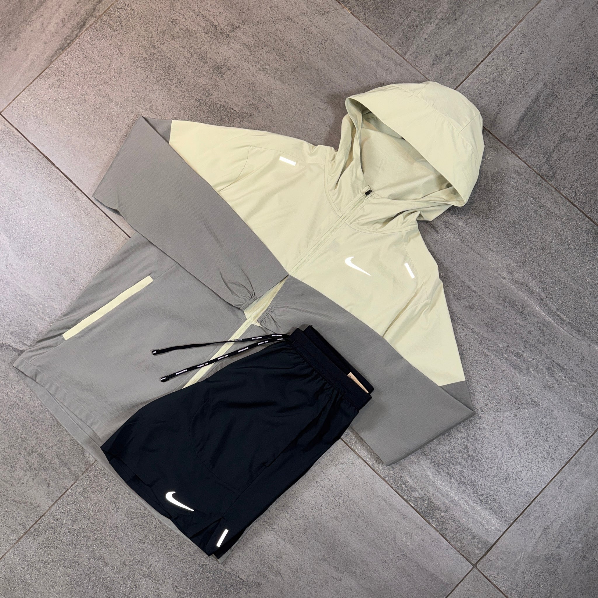 Nike Windrunner & Flex Shorts Set 'Olive Aura/Black'