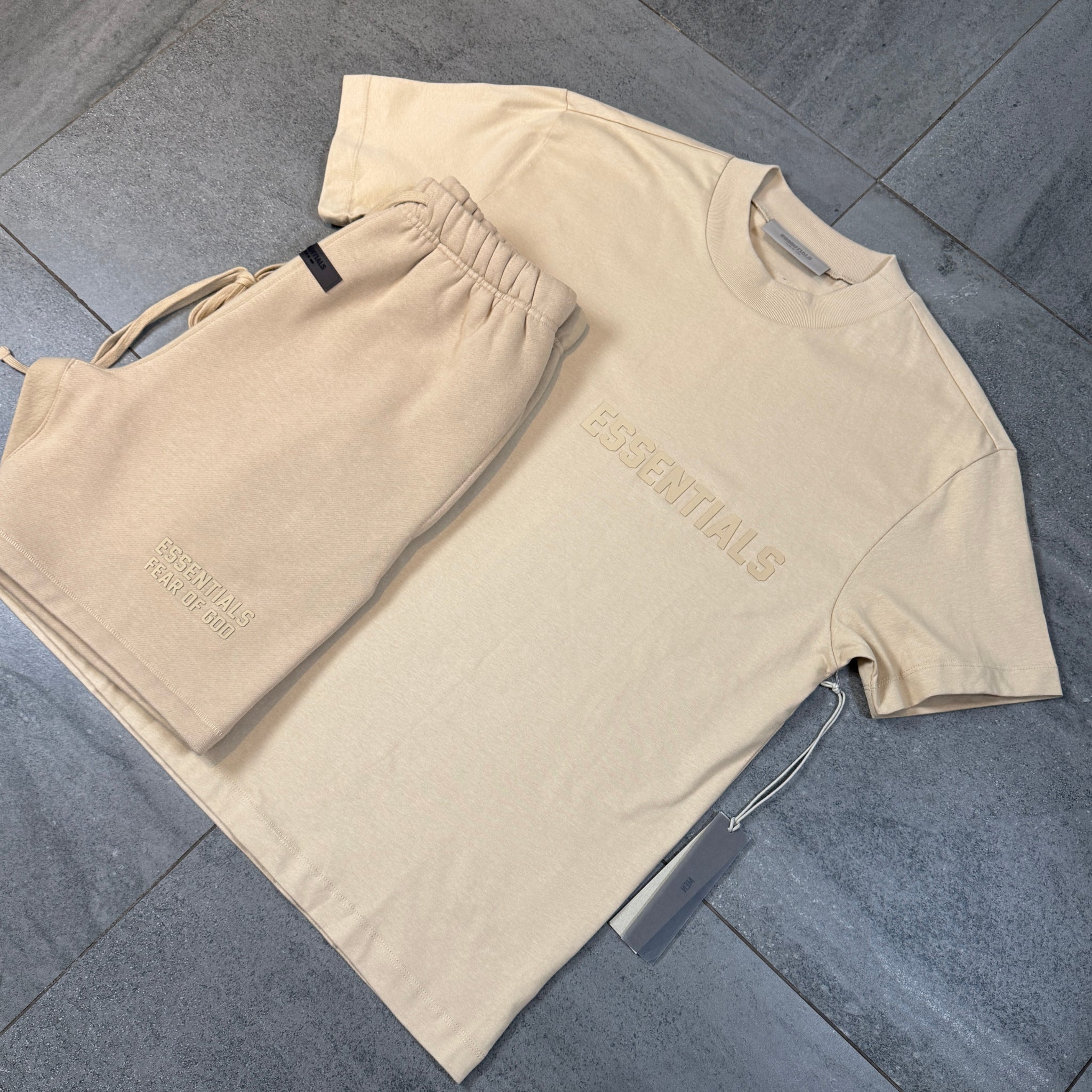Fear of God Essentials Shorts 'Sand' (SS23)