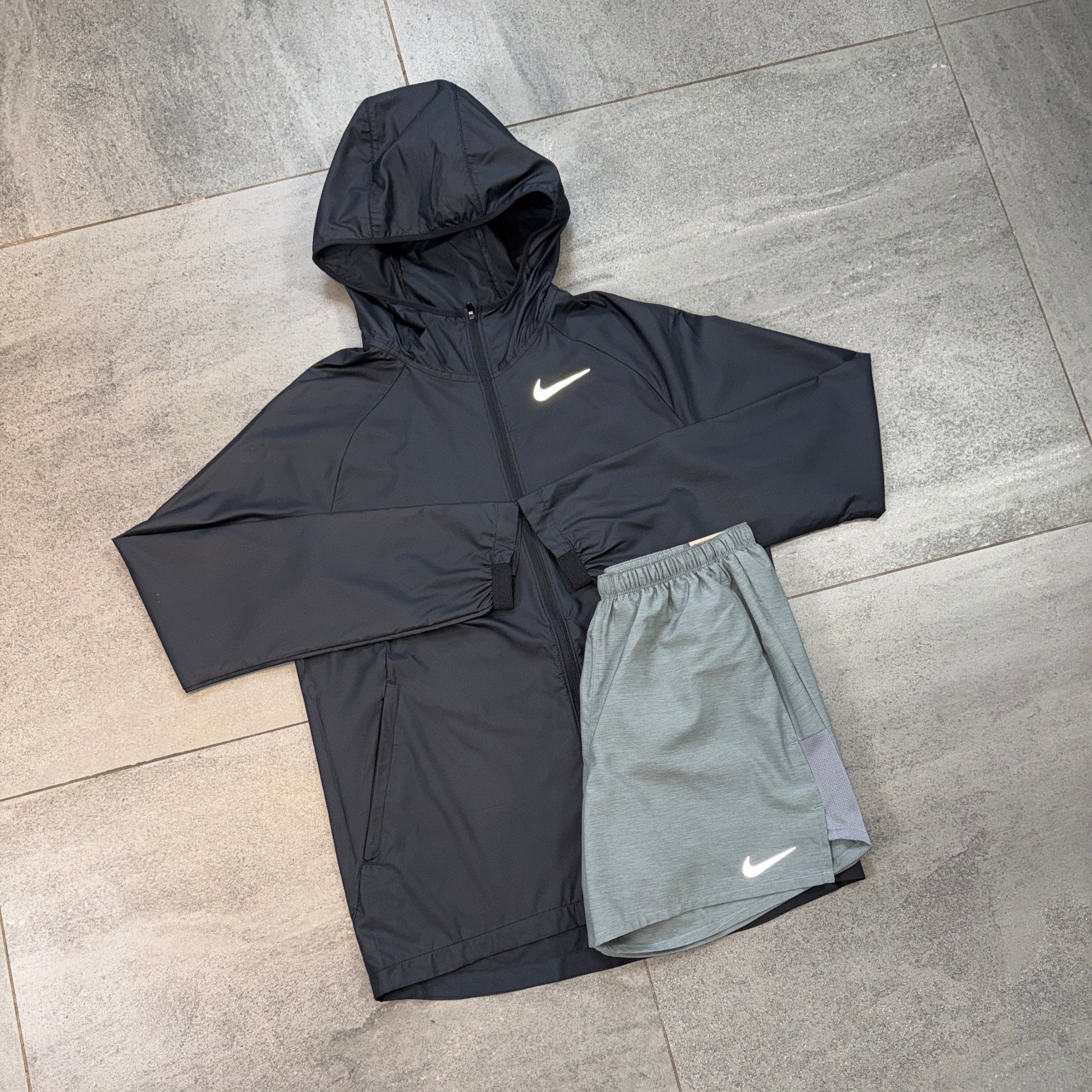 Nike Essential Windrunner & Challenger Shorts Set 'Black/Grey'