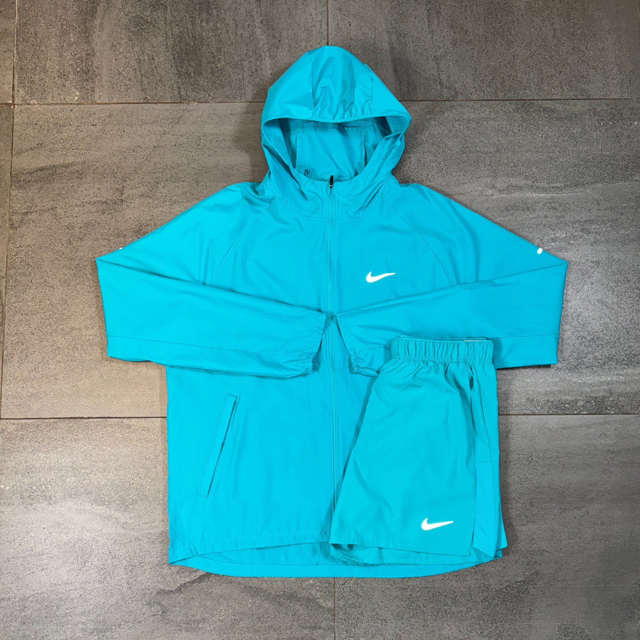 Nike Windrunner & Challenger Shorts Set 'Dusty Cactus'
