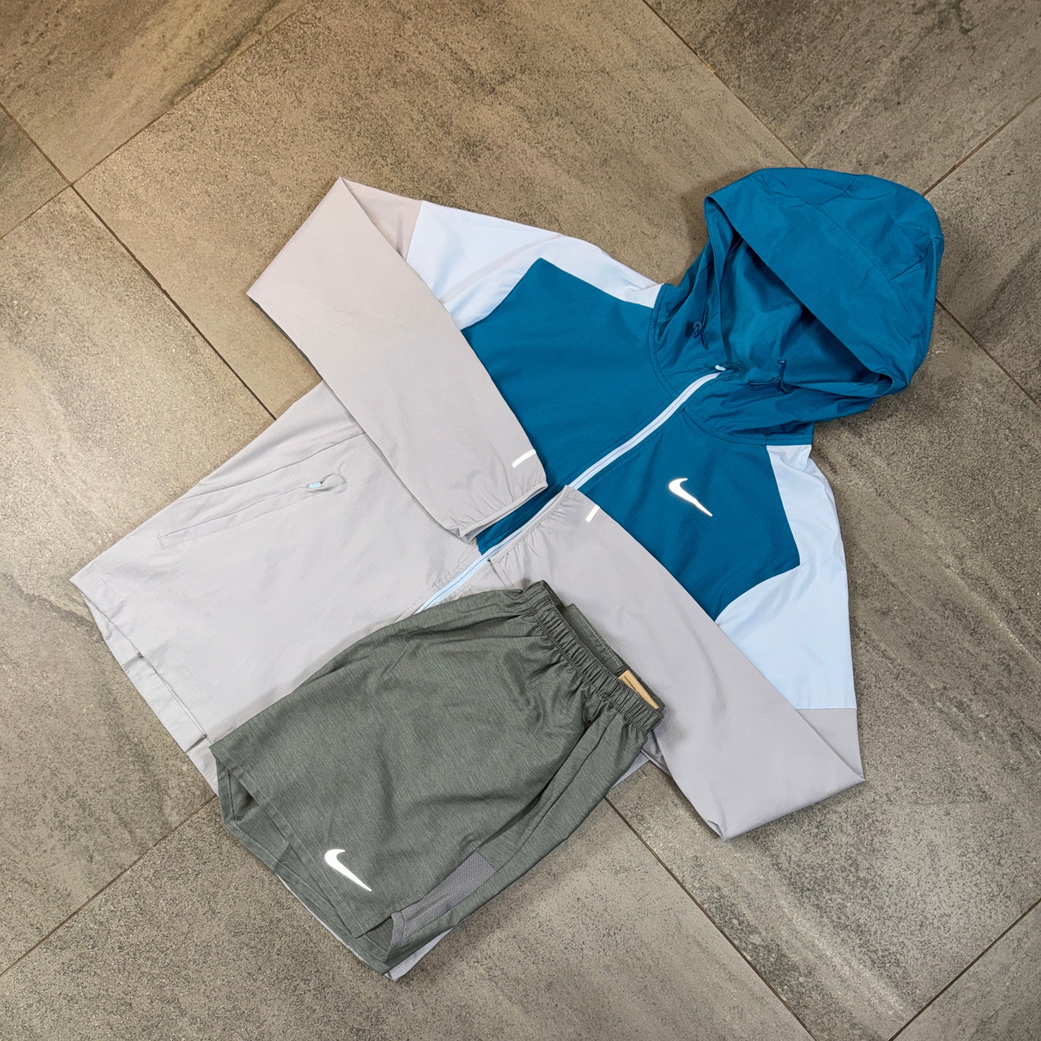 Nike Windrunner & Challenger Shorts Set 'Green Abyss/Grey'