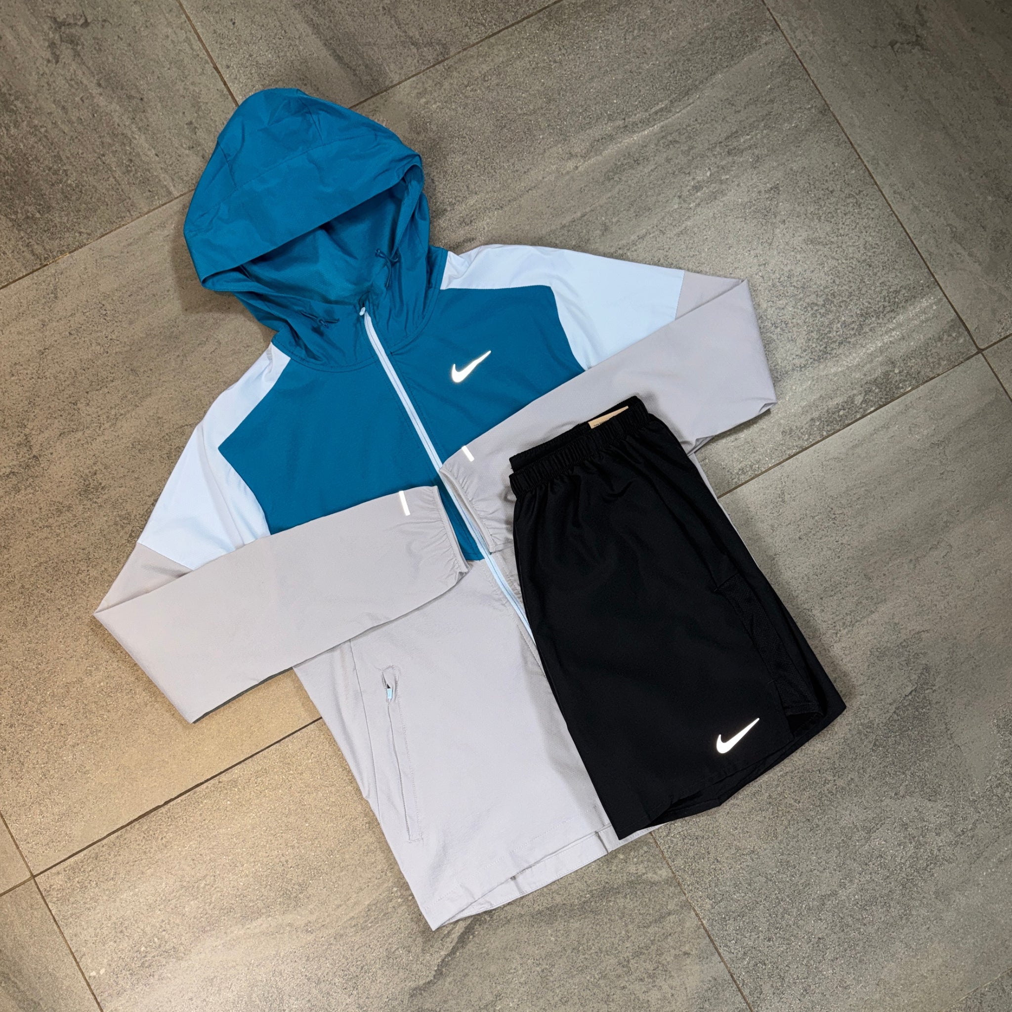 Nike Windrunner & Challenger Shorts Set 'Green Abyss/Black'