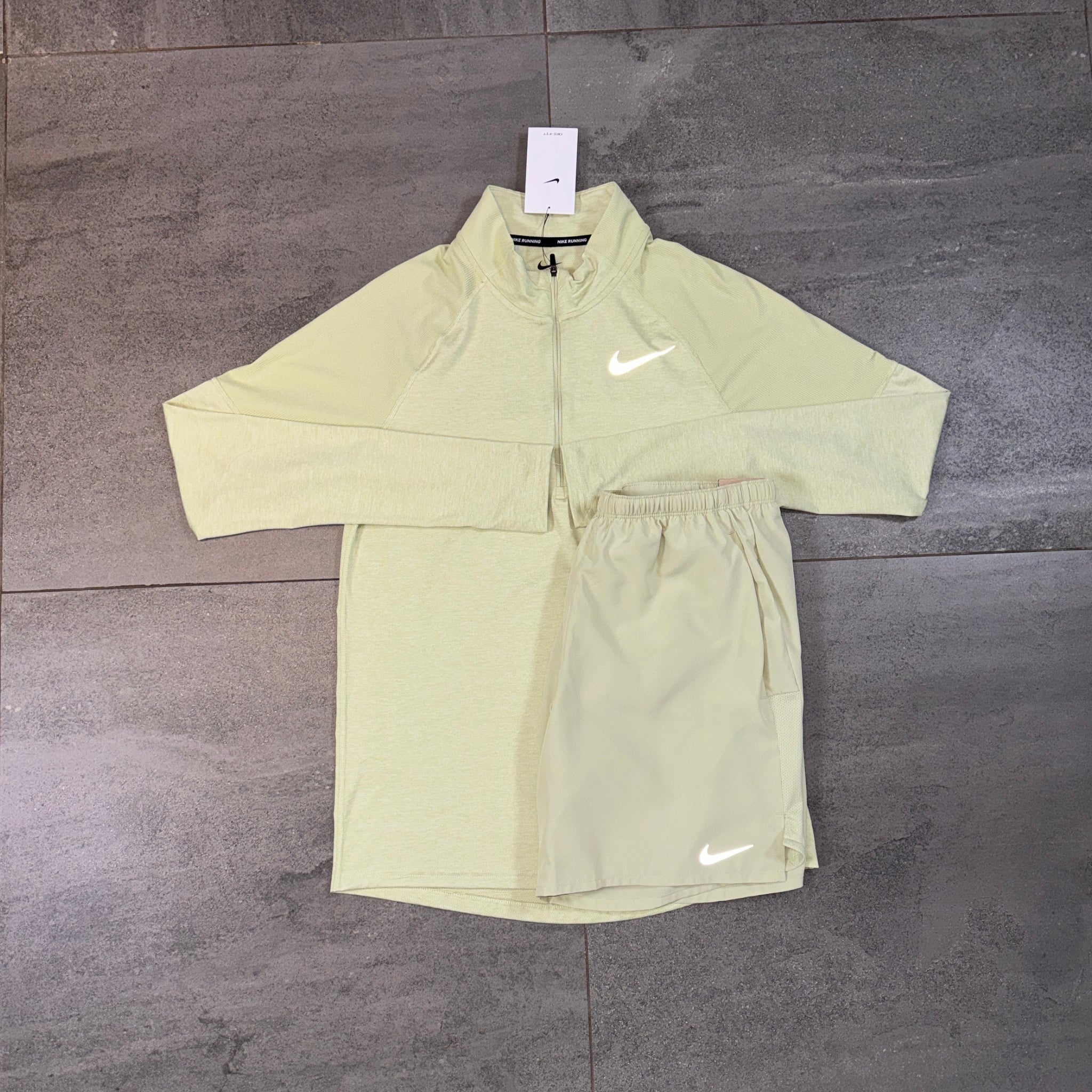 Nike 1/4 Running Top 'Olive Aura'