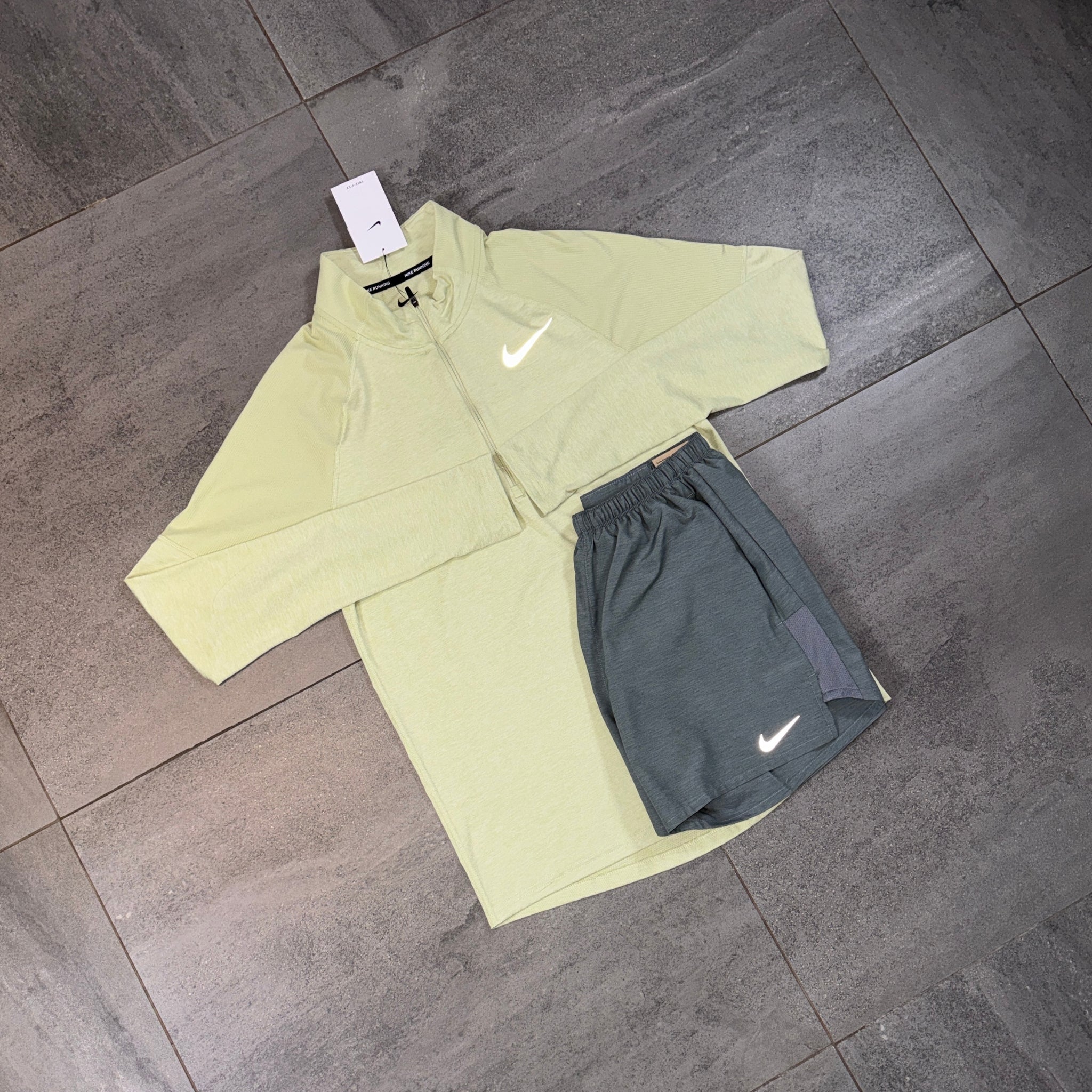 Nike 1/4 Running Top & Challenger Shorts Set 'Olive Aur/Grey'