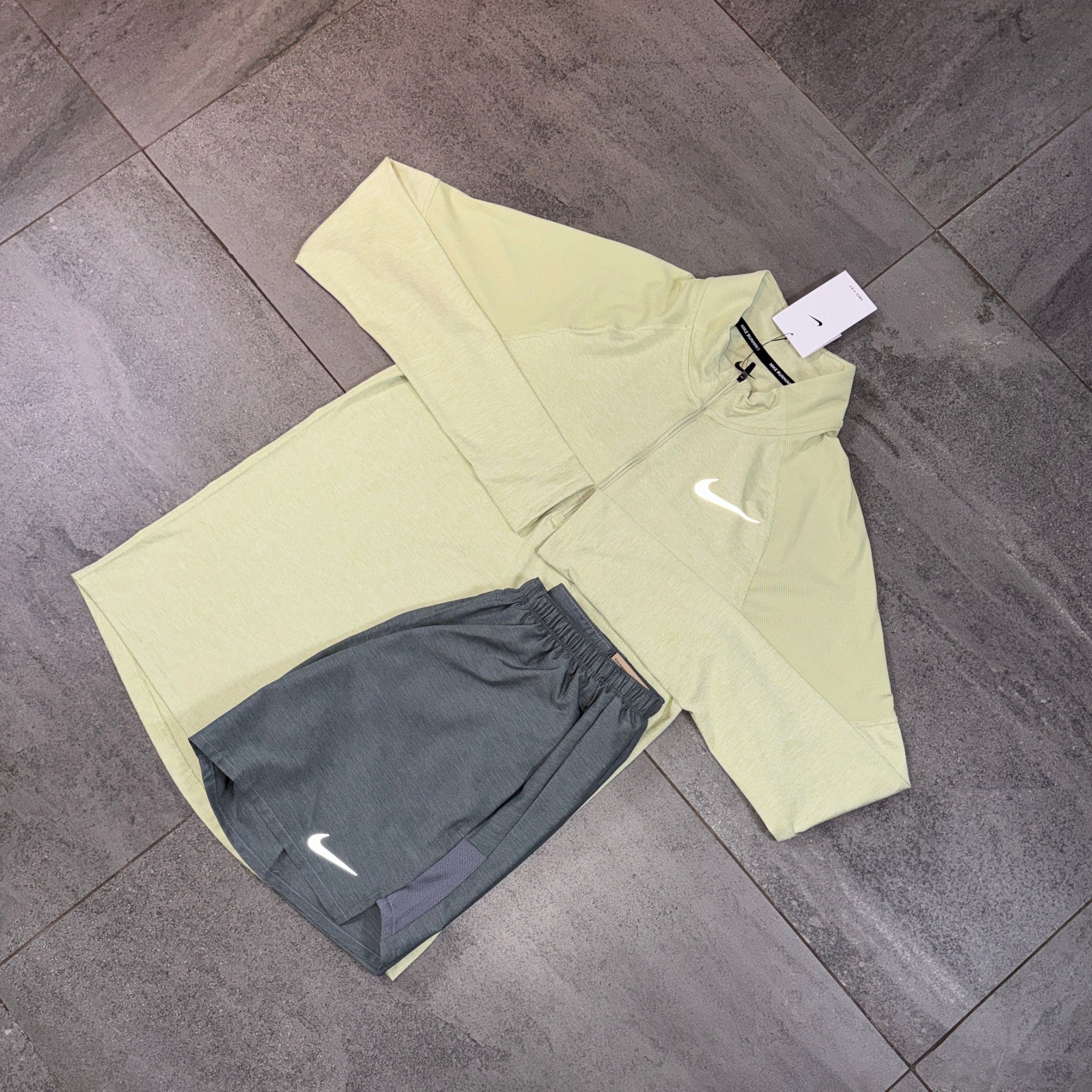 Nike 1/4 Running Top & Challenger Shorts Set 'Olive Aur/Grey'