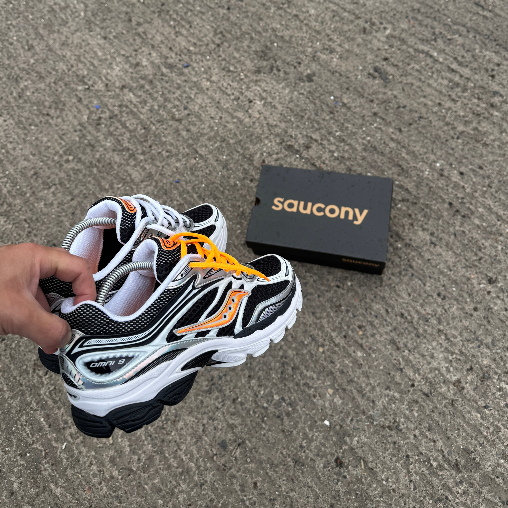 Saucony ProGrid Omni 9 'White Orange'