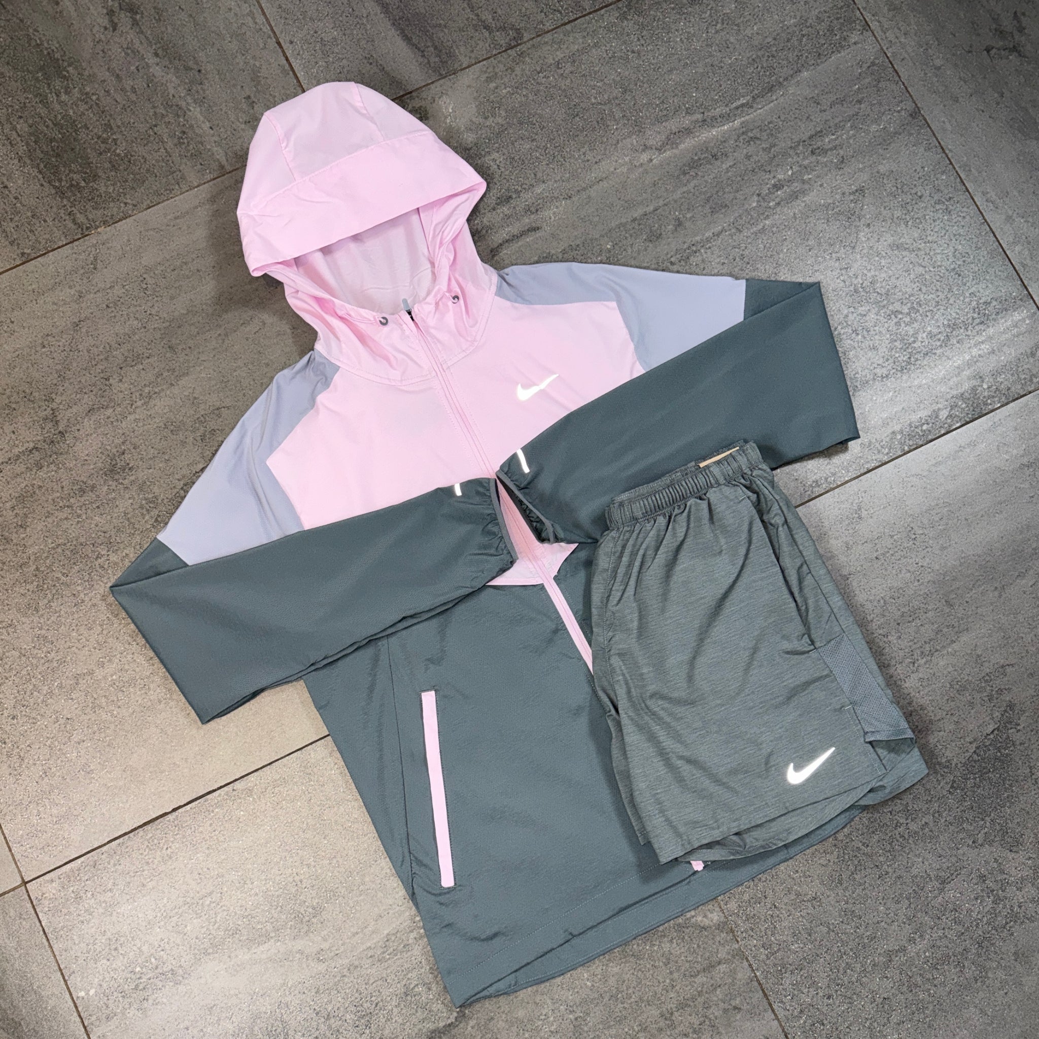 Nike Windrunner & Challenger Shorts Set 'Pink Foam/Grey'