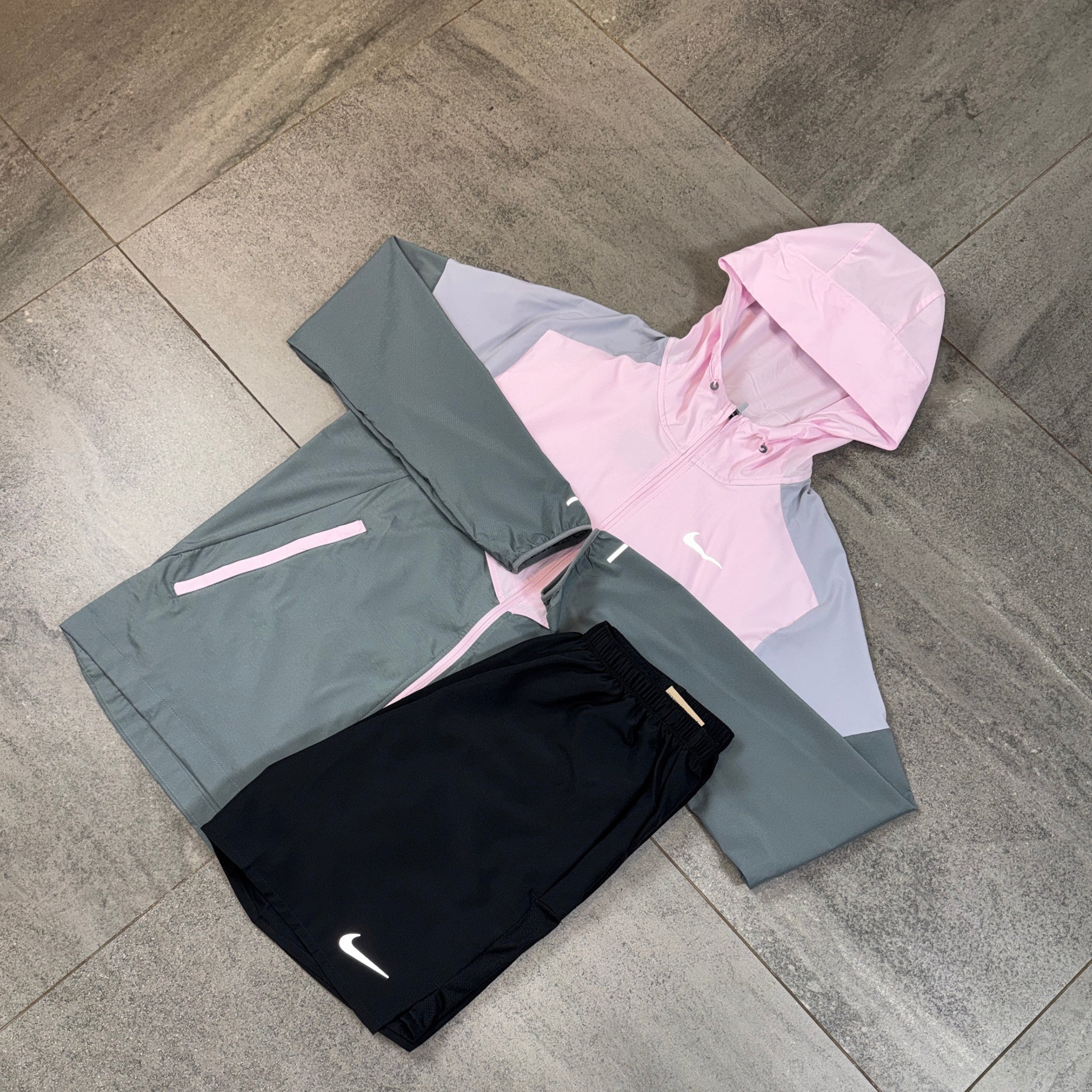 Nike Windrunner & Challenger Shorts Set 'Pink Foam/Black'