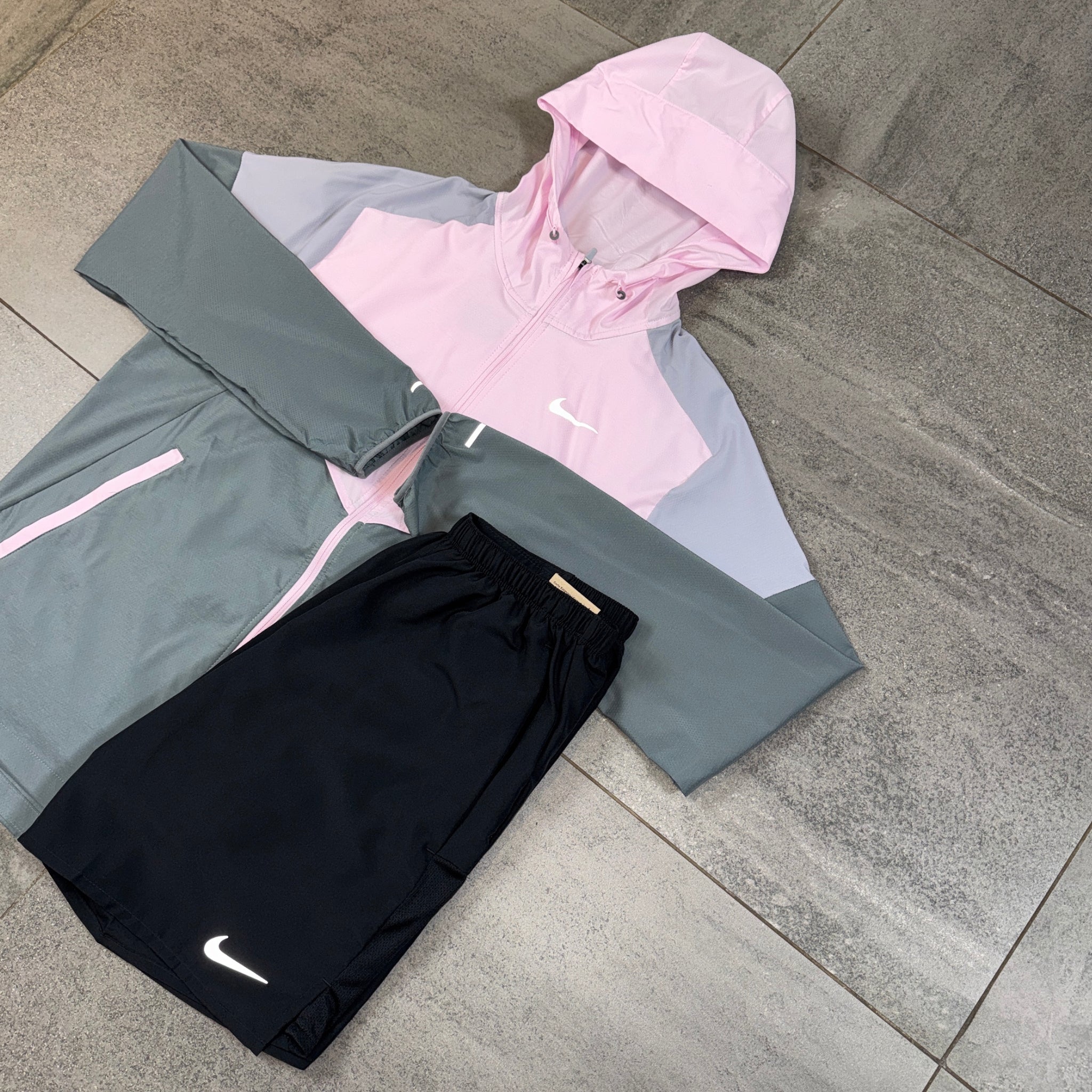 Nike Windrunner & Challenger Shorts Set 'Pink Foam/Black'