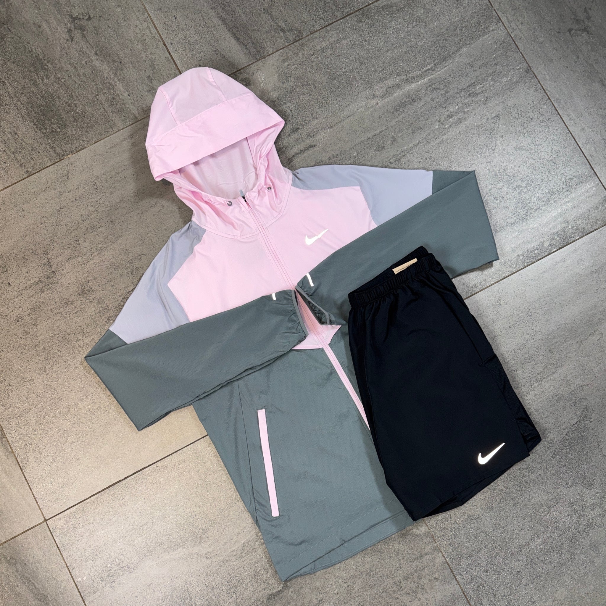 Nike Windrunner & Challenger Shorts Set 'Pink Foam/Black'