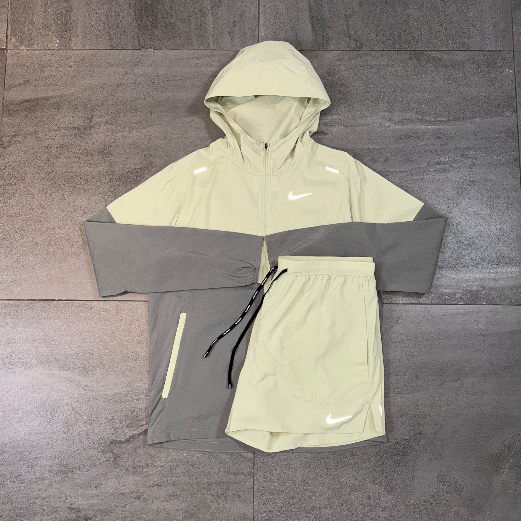 Nike Windrunner & Flex Shorts Set 'Olive Aura'