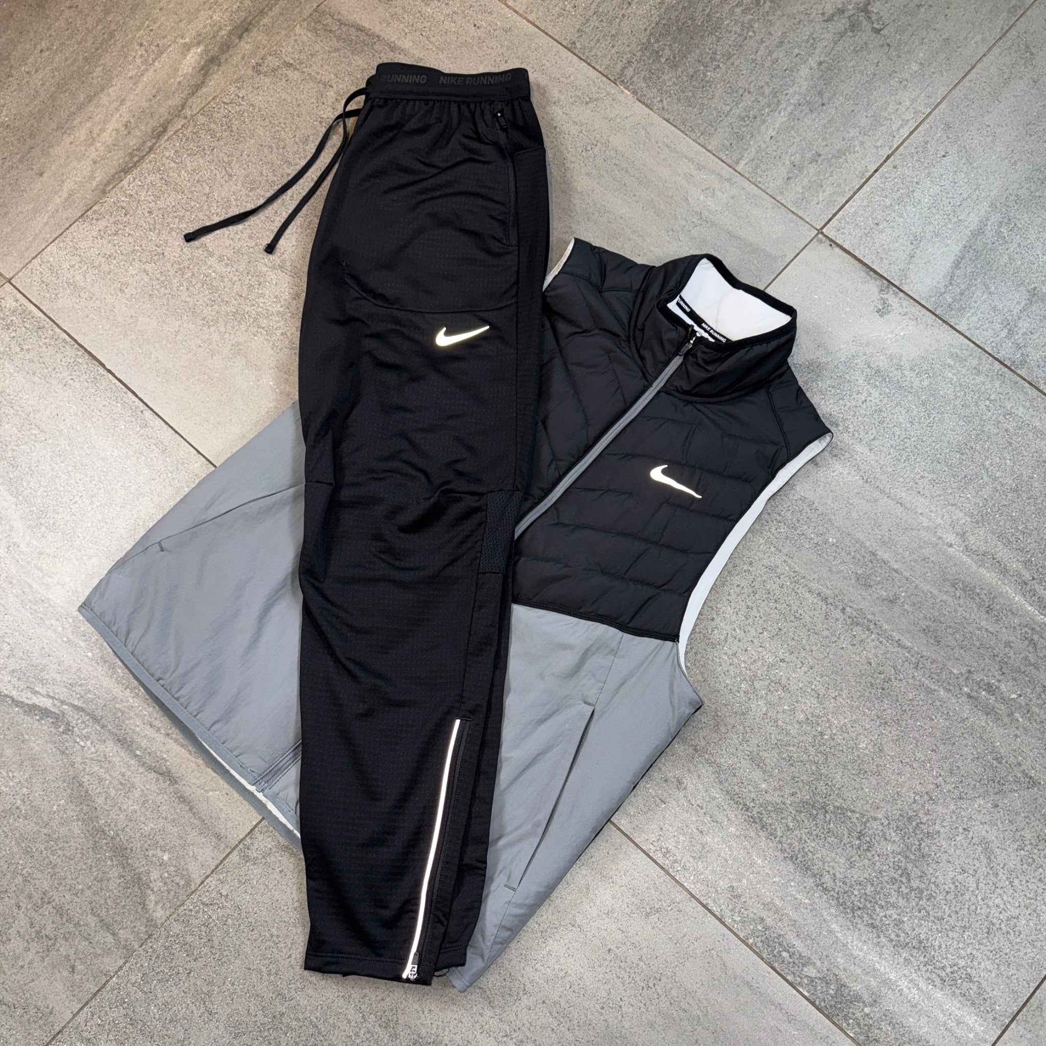 Nike Aerolayer Gilet & Phenom Pants Set 'Black Grey/Black'