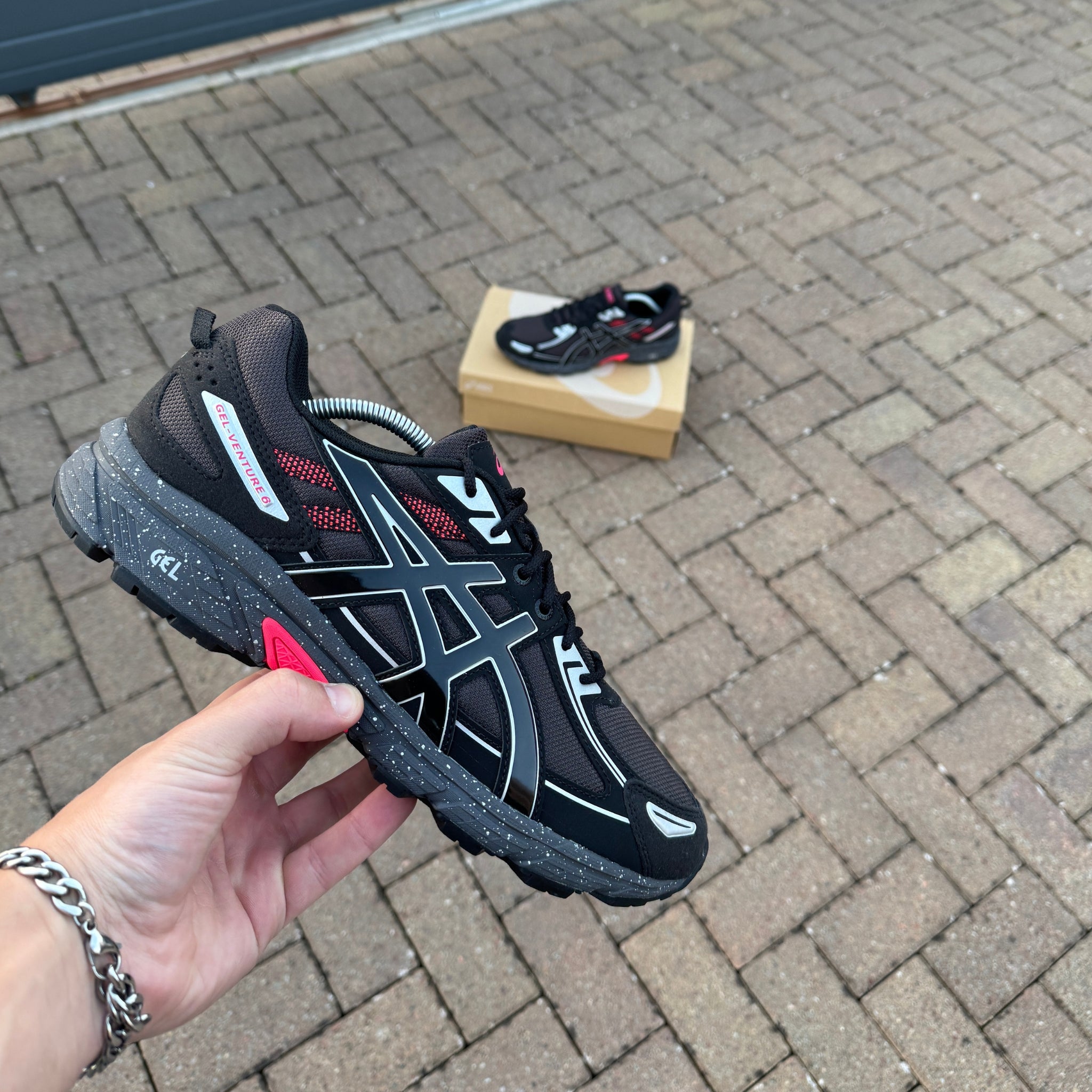 ASICS Gel-Venture 6 'Black/Red'