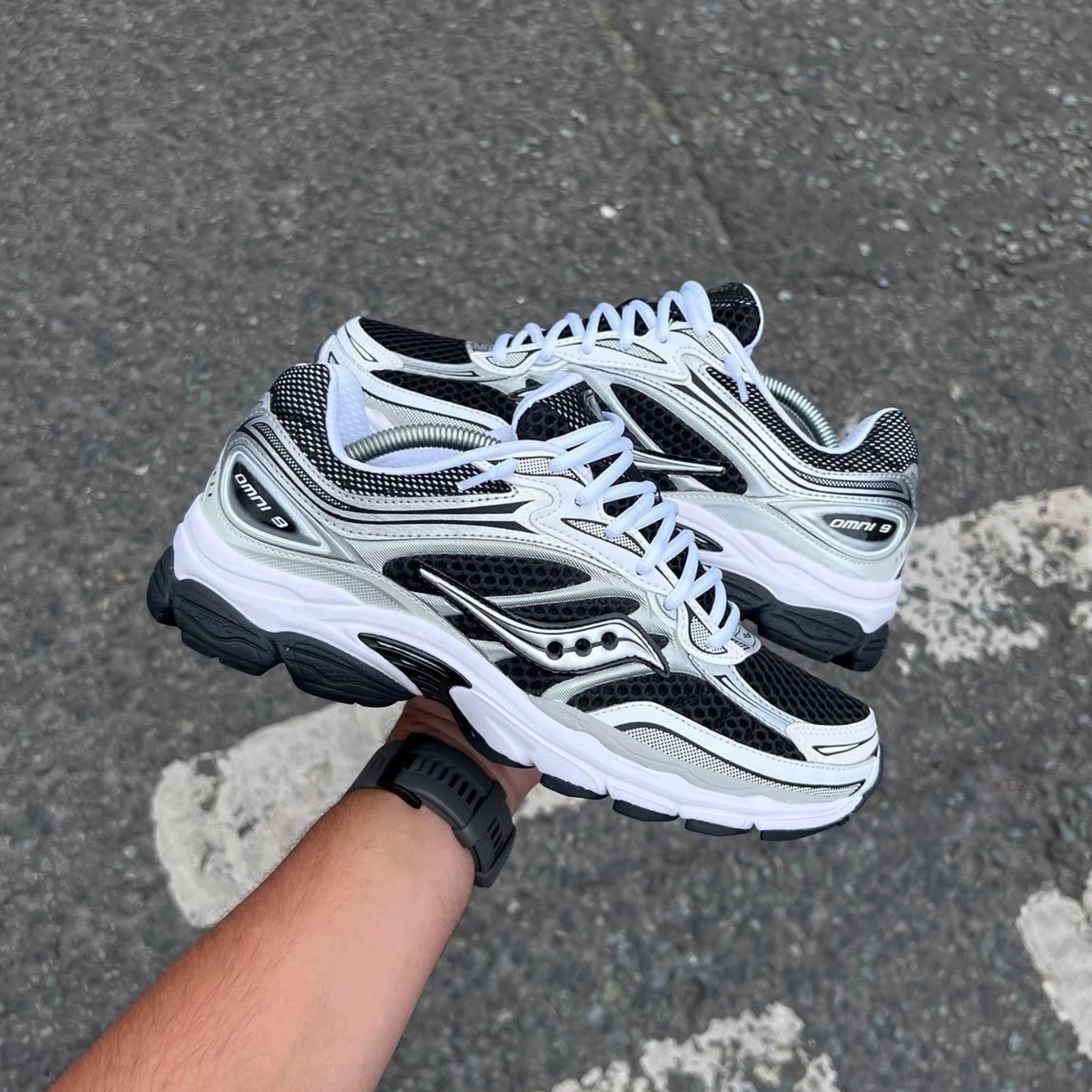 Saucony ProGrid Omni 9 'Black/White'