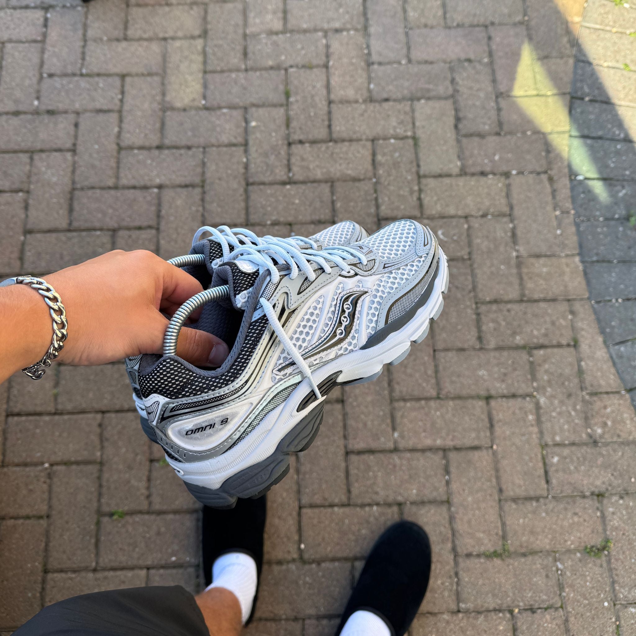 Saucony ProGrid Omni 9 'Microchip'