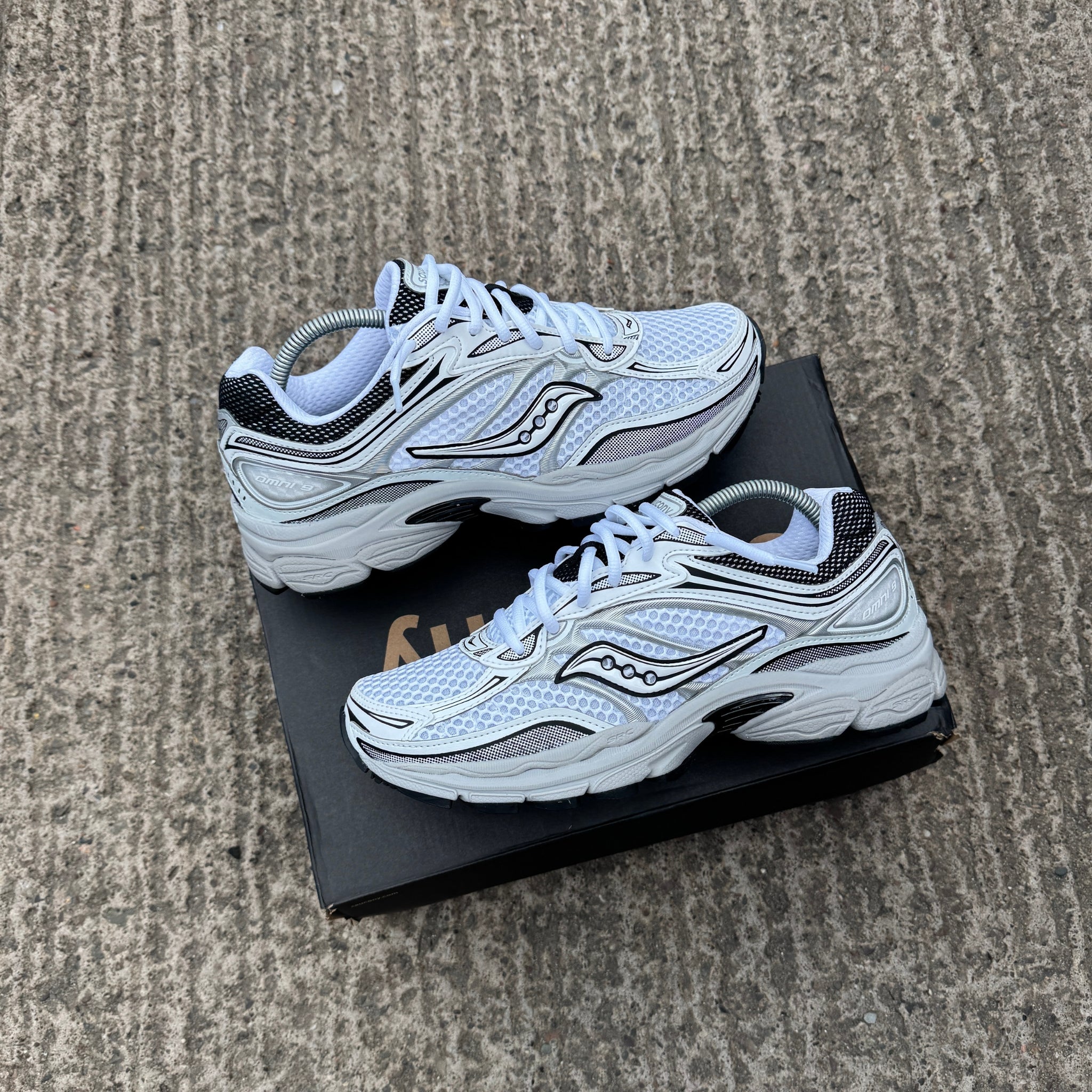 Saucony ProGrid Omni 9 'White Cadet'