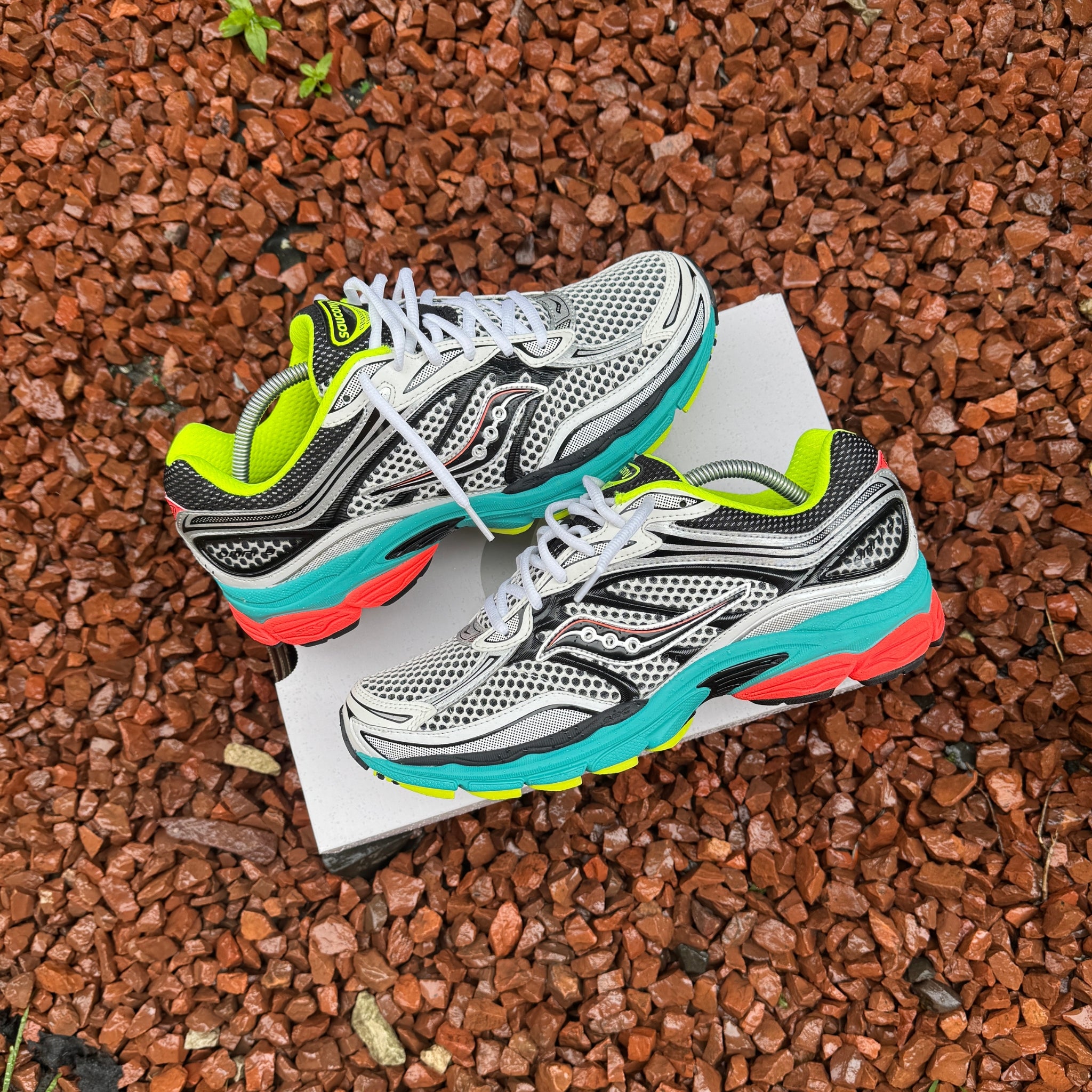 Saucony ProGrid Omni 9 'Silver Mutant'