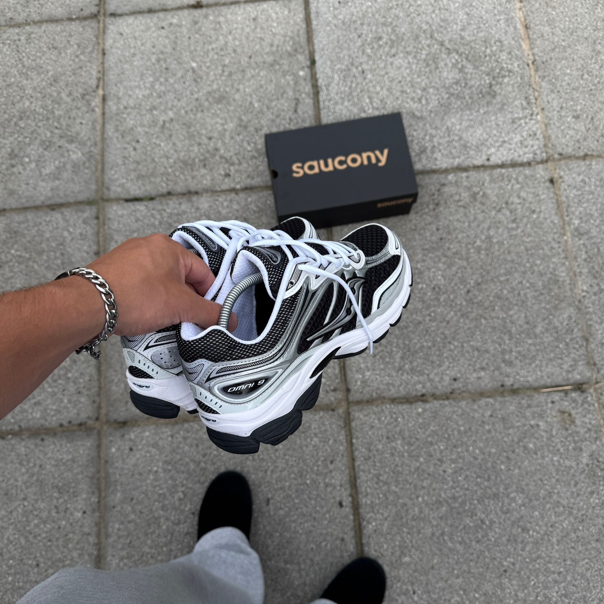 Saucony ProGrid Omni 9 'Black/White'