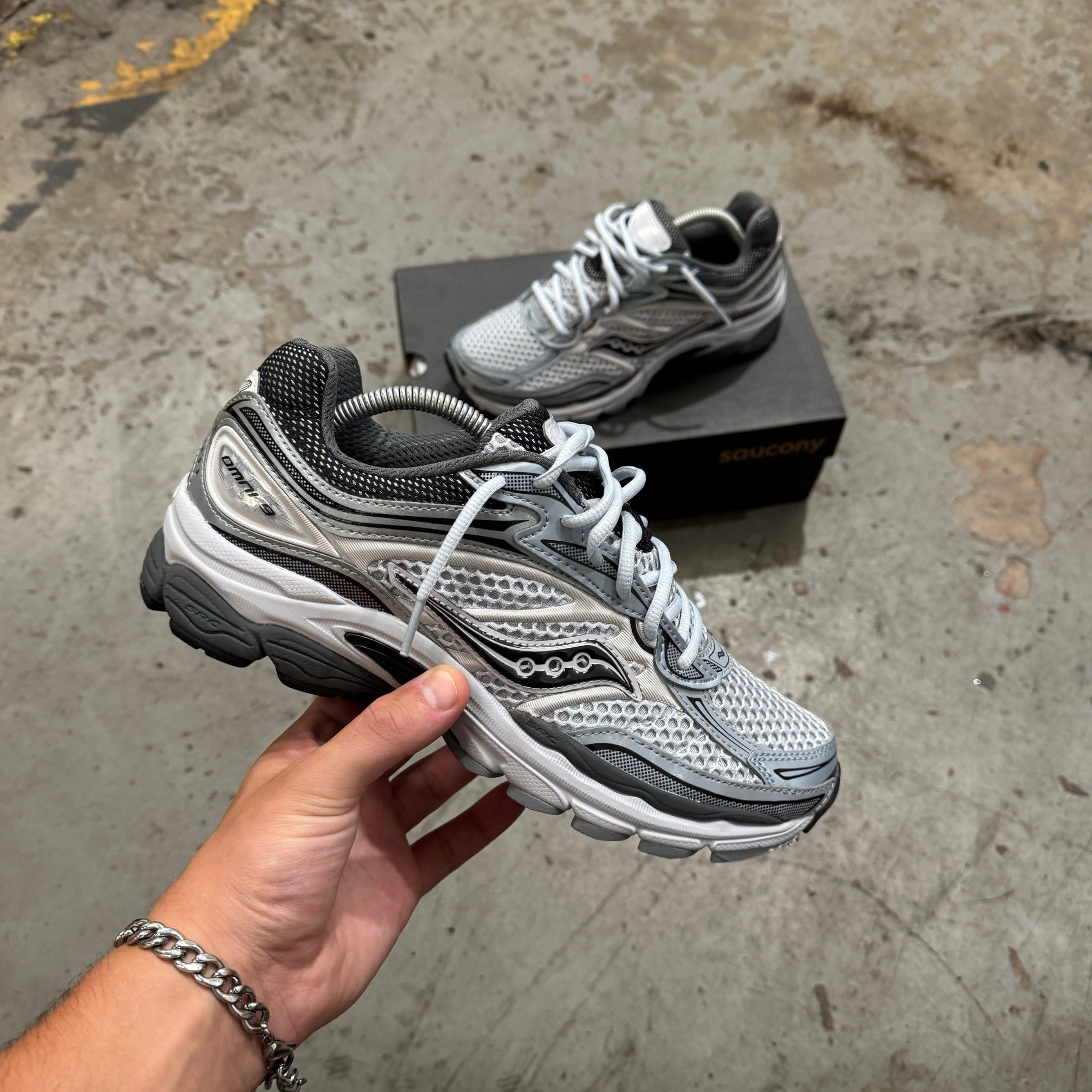 Saucony ProGrid Omni 9 'Microchip'
