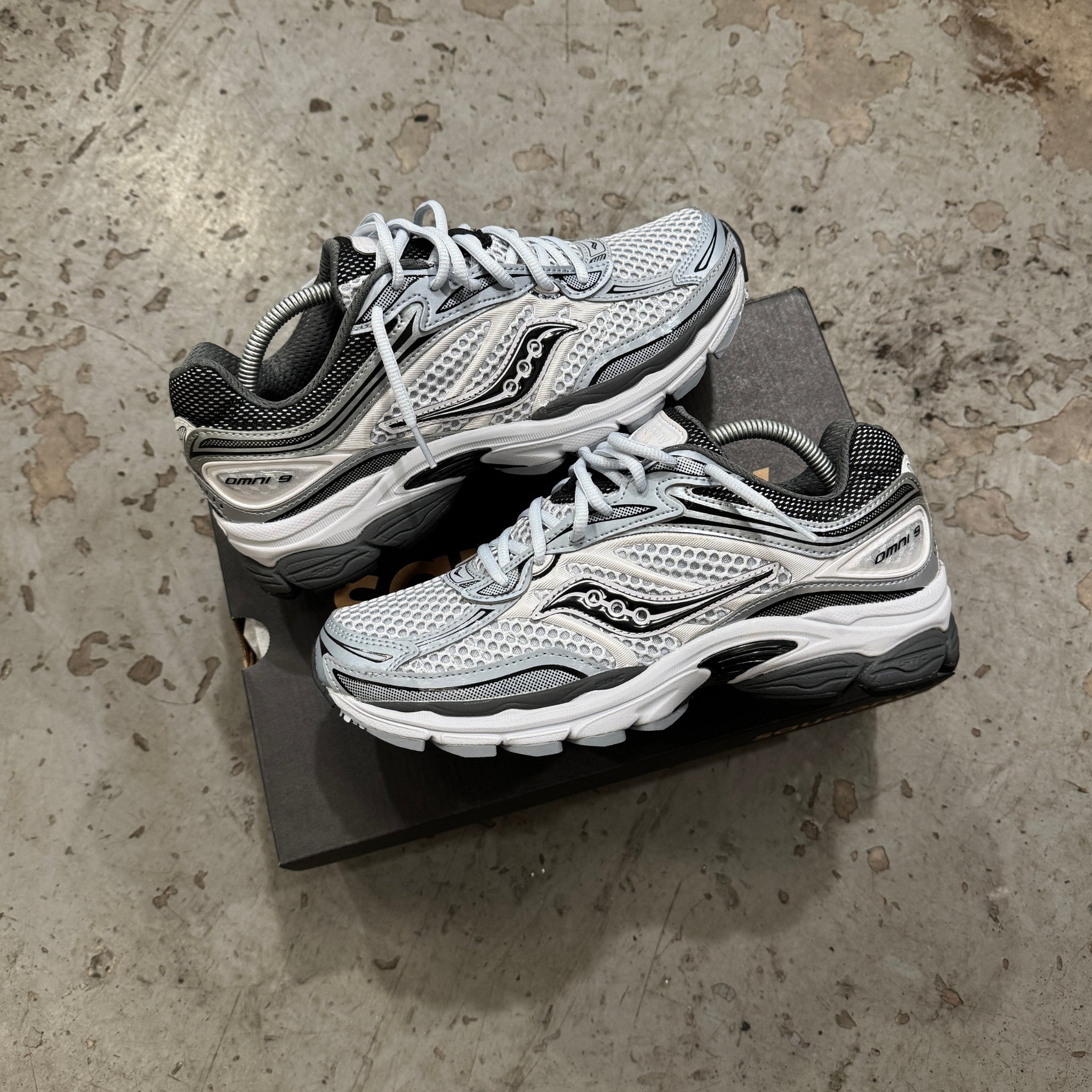 Saucony ProGrid Omni 9 'Microchip'