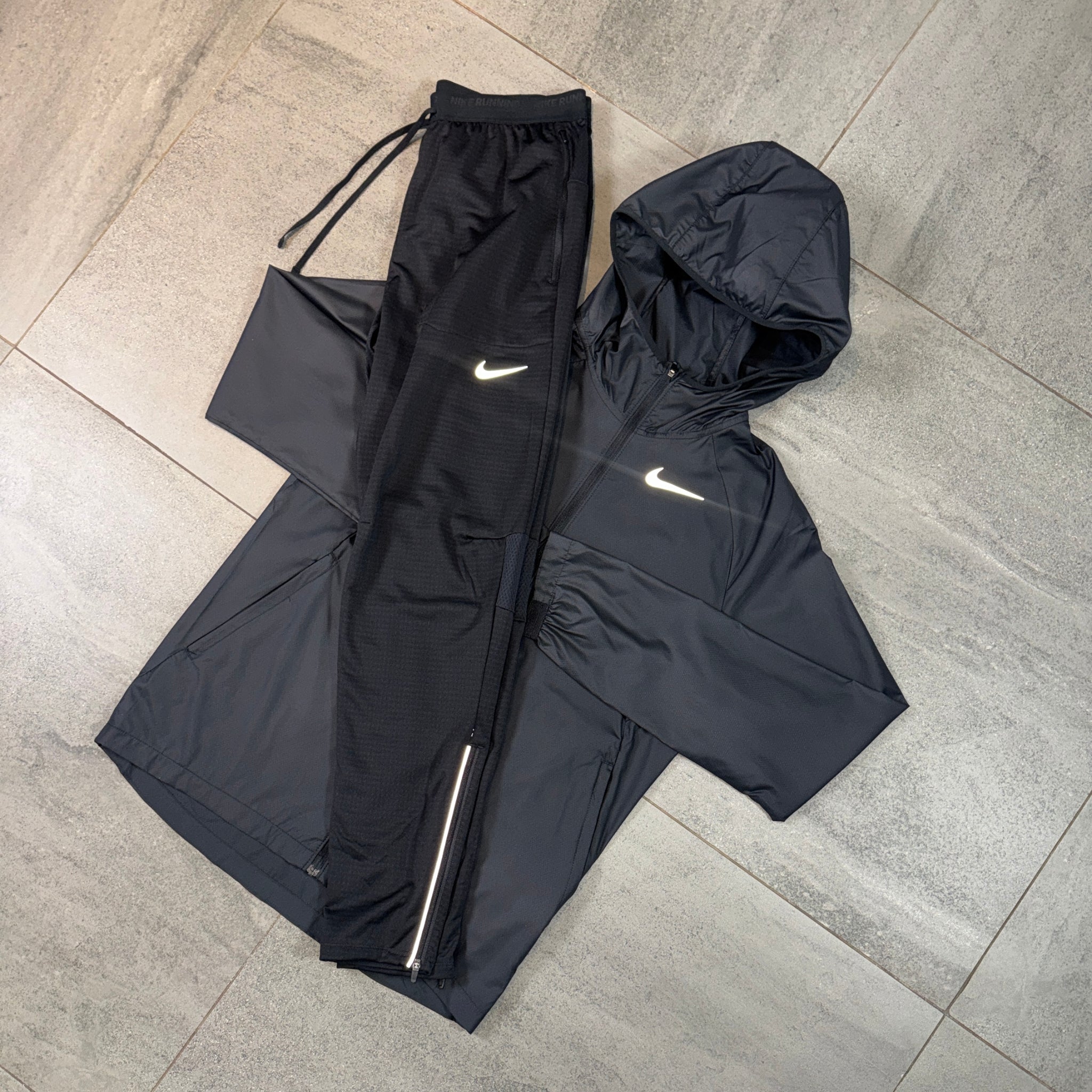 Nike Essential Windrunner & Phenom Pants Set 'Black'