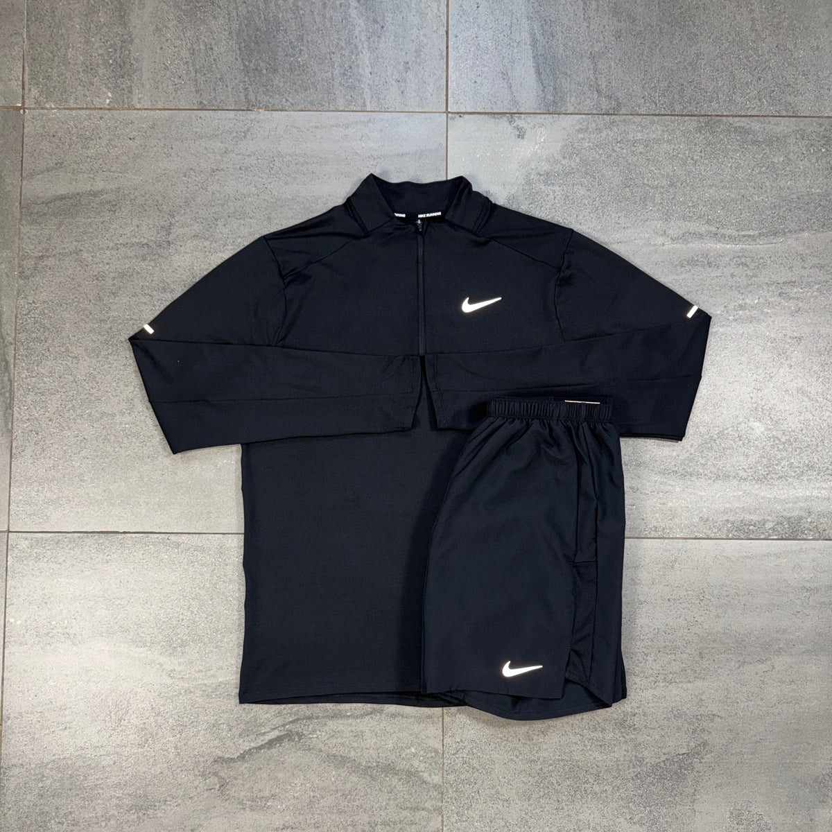 Nike 1/4 Running Top and Challenger Shorts Element Black full set