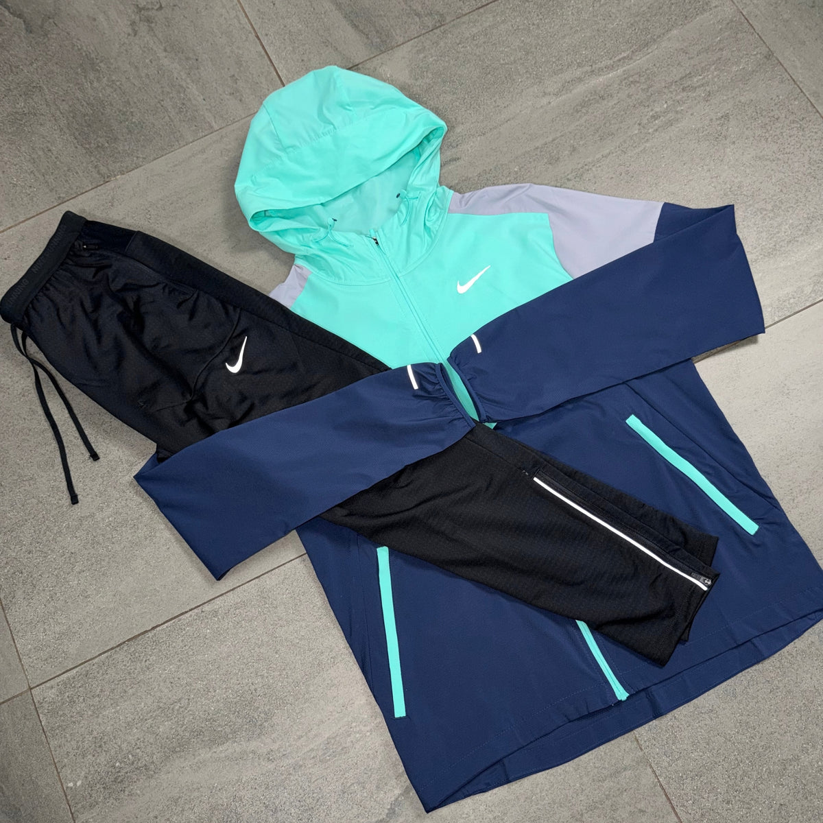 Nike Windrunner Hyper Turquoise and Black Phenom pants complete outfit