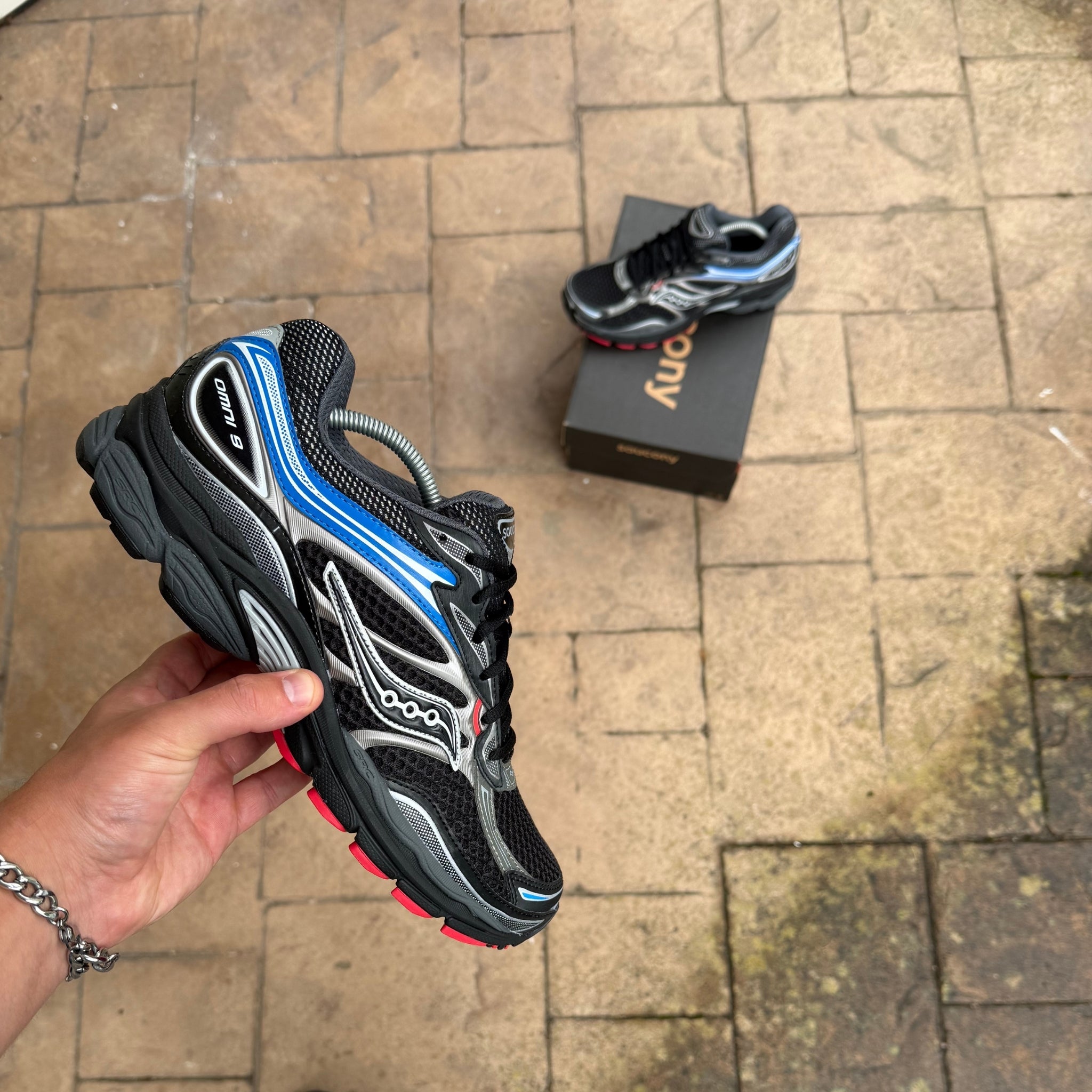 Saucony ProGrid Omni 9 Black Multi trainer side view