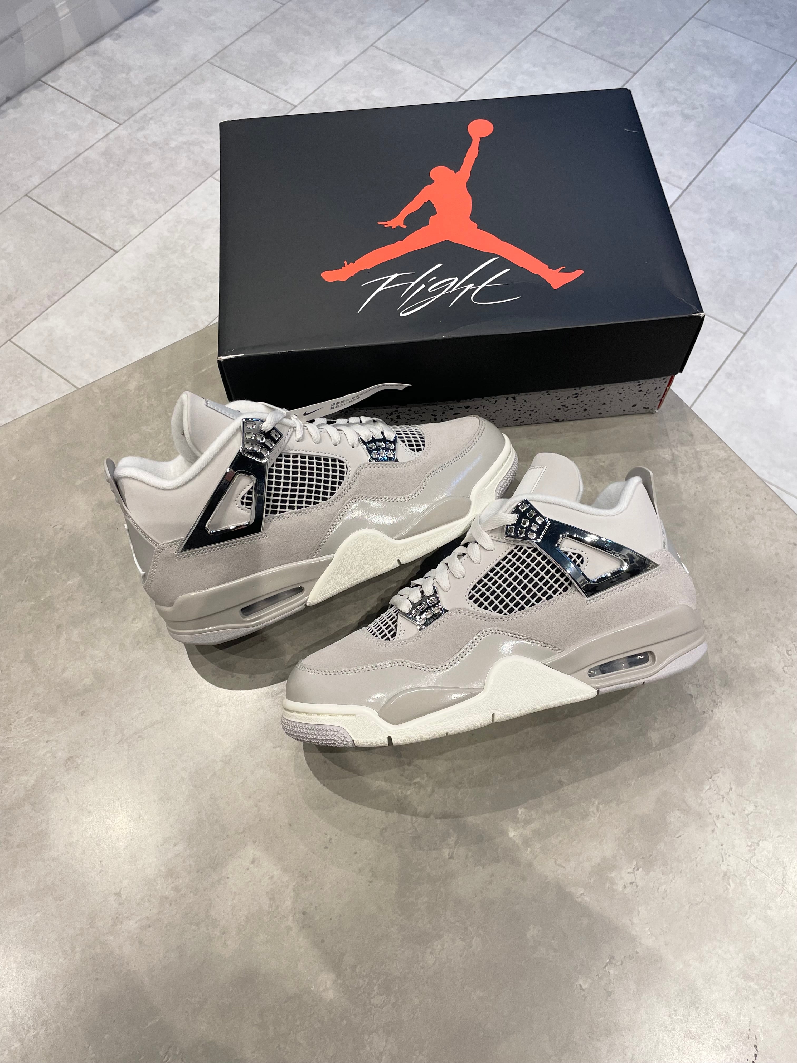 Nike Air Jordan 4 Retro Frozen Moments (W)