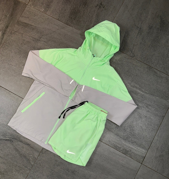 Nike Windrunner & Challenger Shorts Set 'Vapour Green'