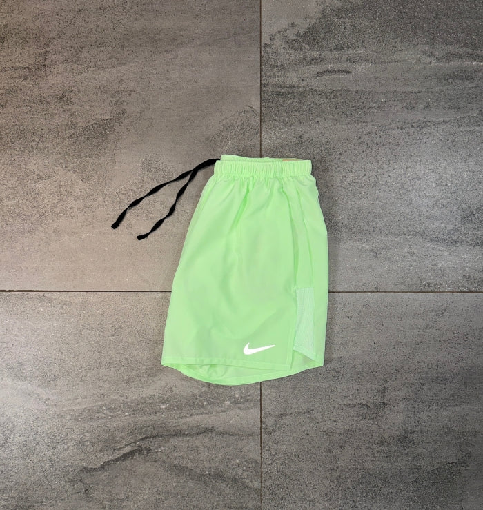 Nike Challenger Shorts 'Vapour Green'