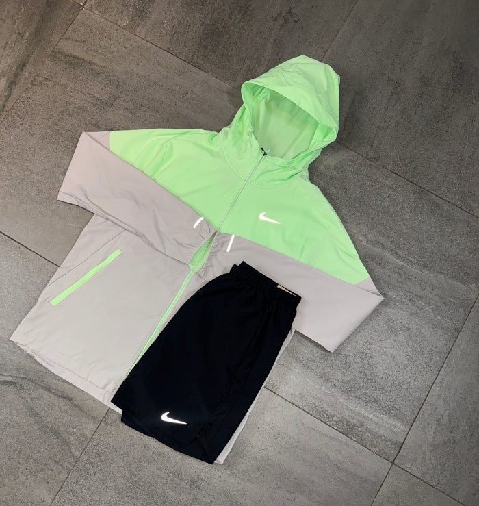 Nike Windrunner & Challenger Shorts Set 'Vapour Green/Black'