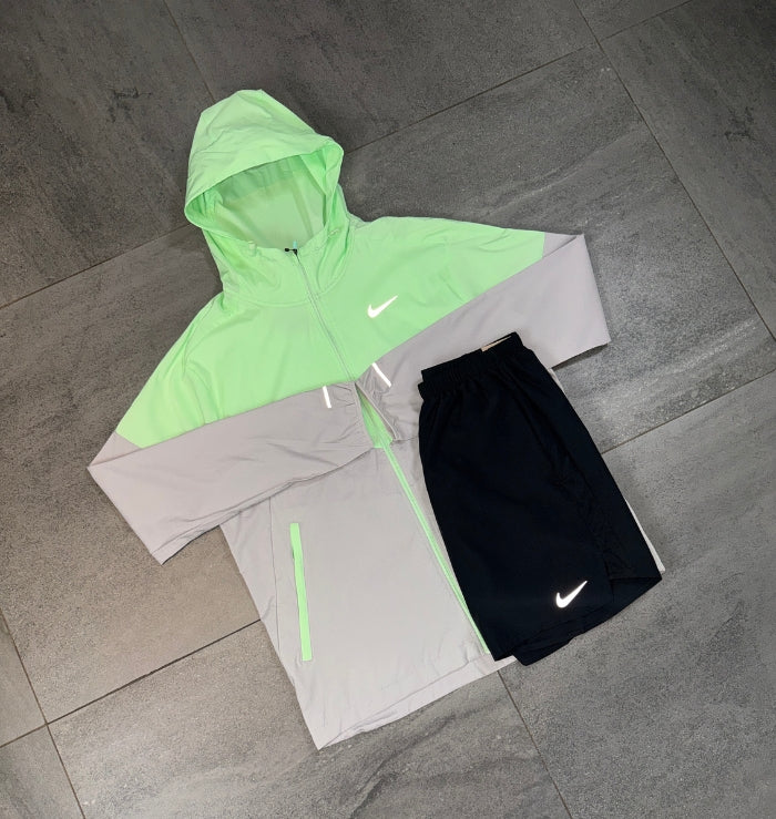 Nike Windrunner & Challenger Shorts Set 'Vapour Green/Black'