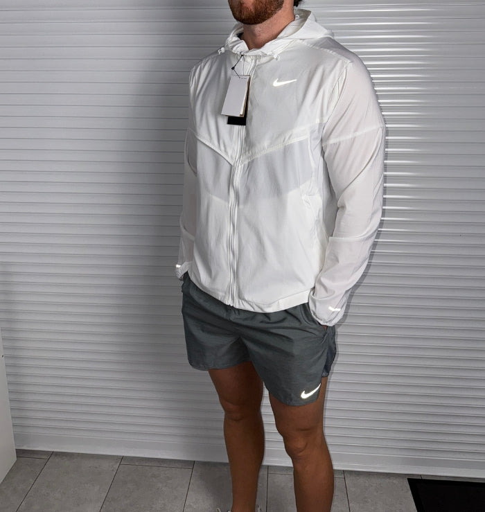 Nike Windrunner & Challenger Shorts Set 'White/Grey'