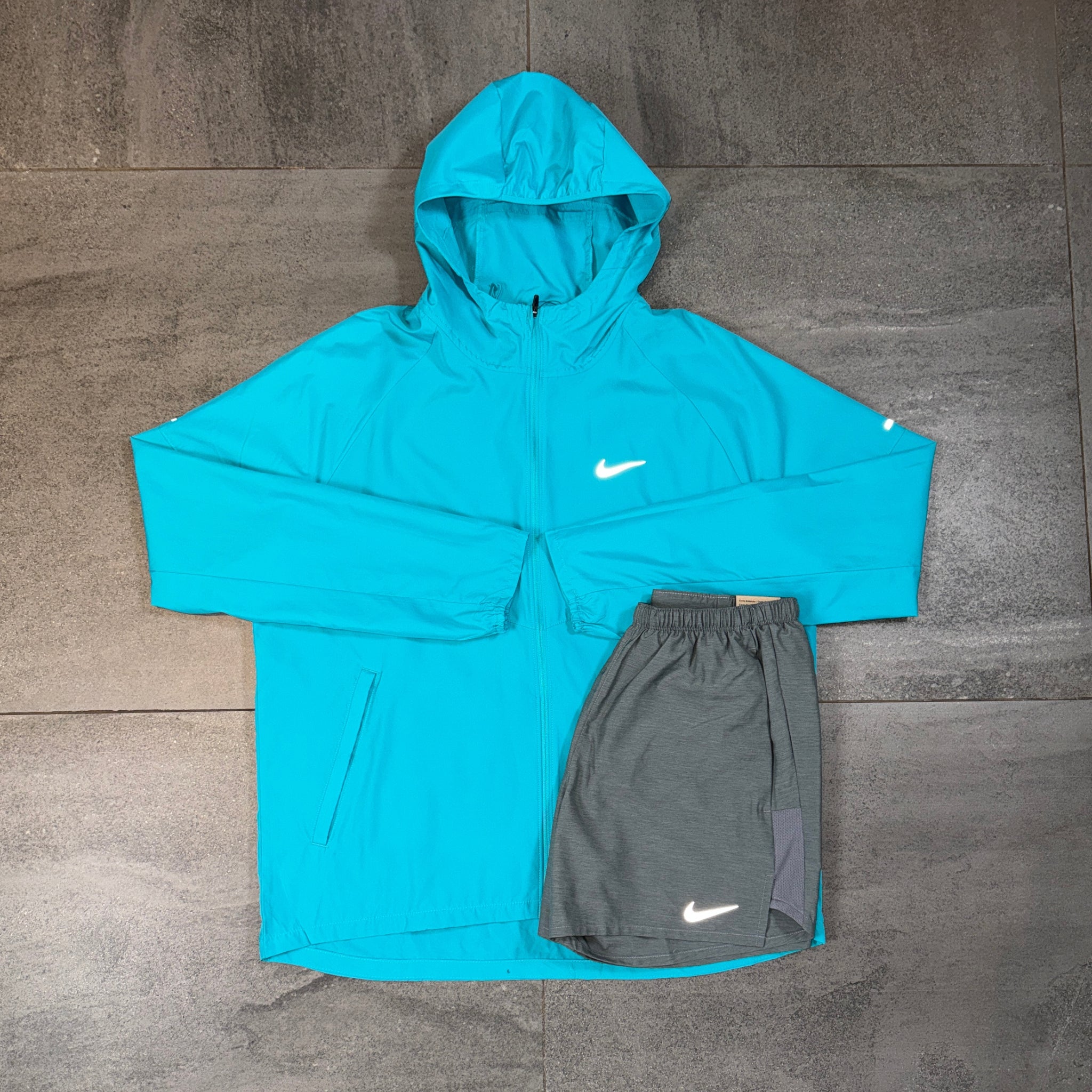 Nike Windrunner & Challenger Shorts Set 'Dusty Cactus/Grey'