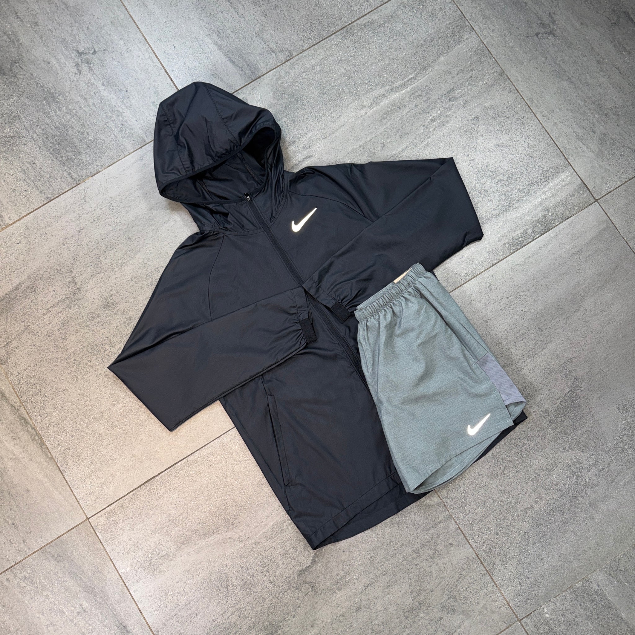 Nike Essential Windrunner & Challenger Shorts Set 'Black/Grey'