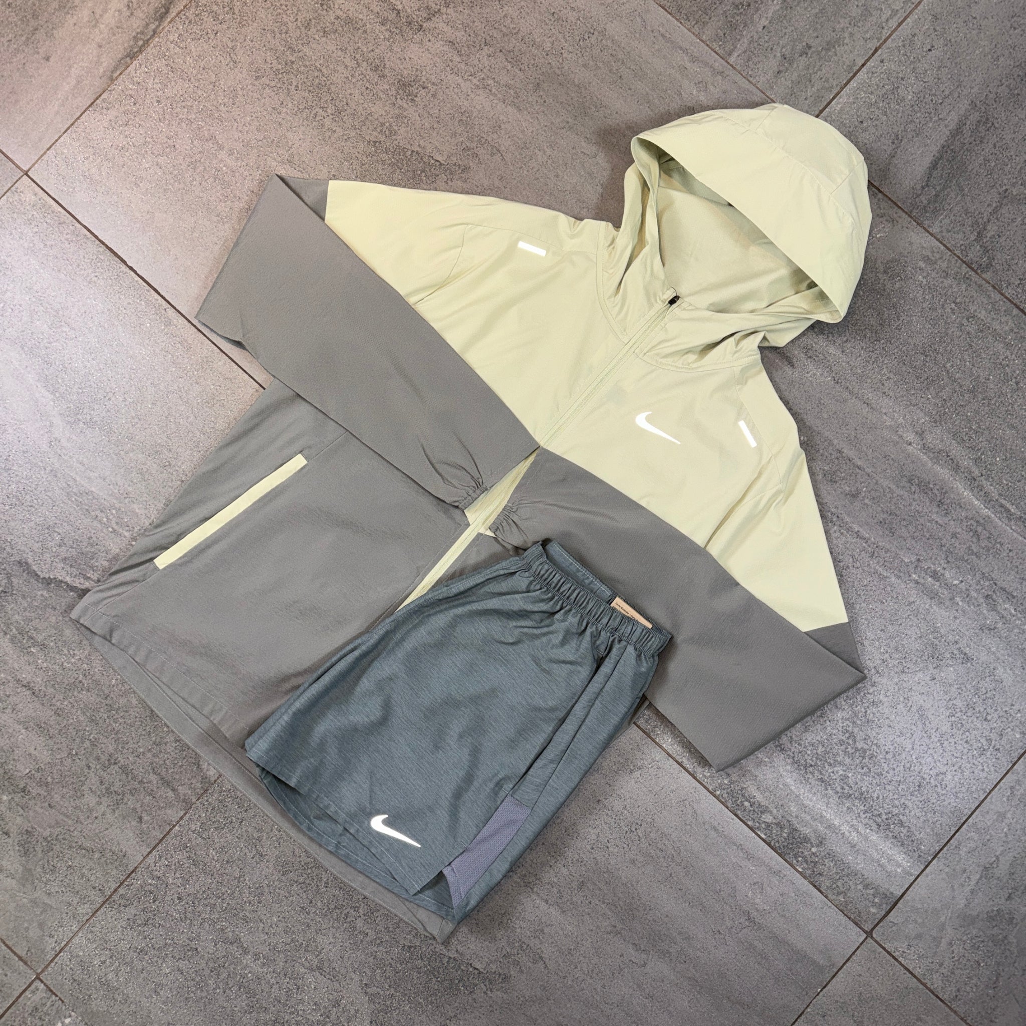 Nike Windrunner & Challenger Shorts Set 'Olive Aura/Grey'