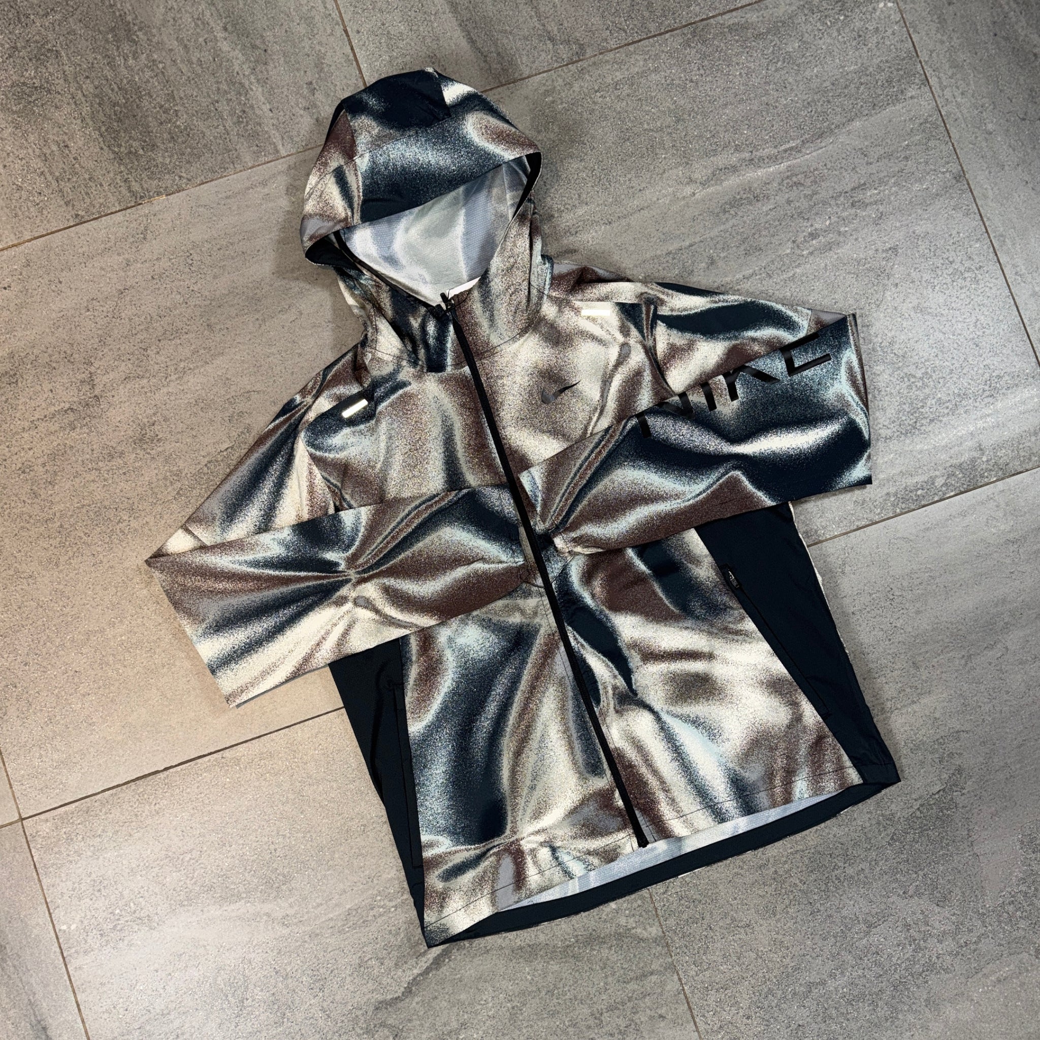 Nike Windrunner Jacket 'Metallic'